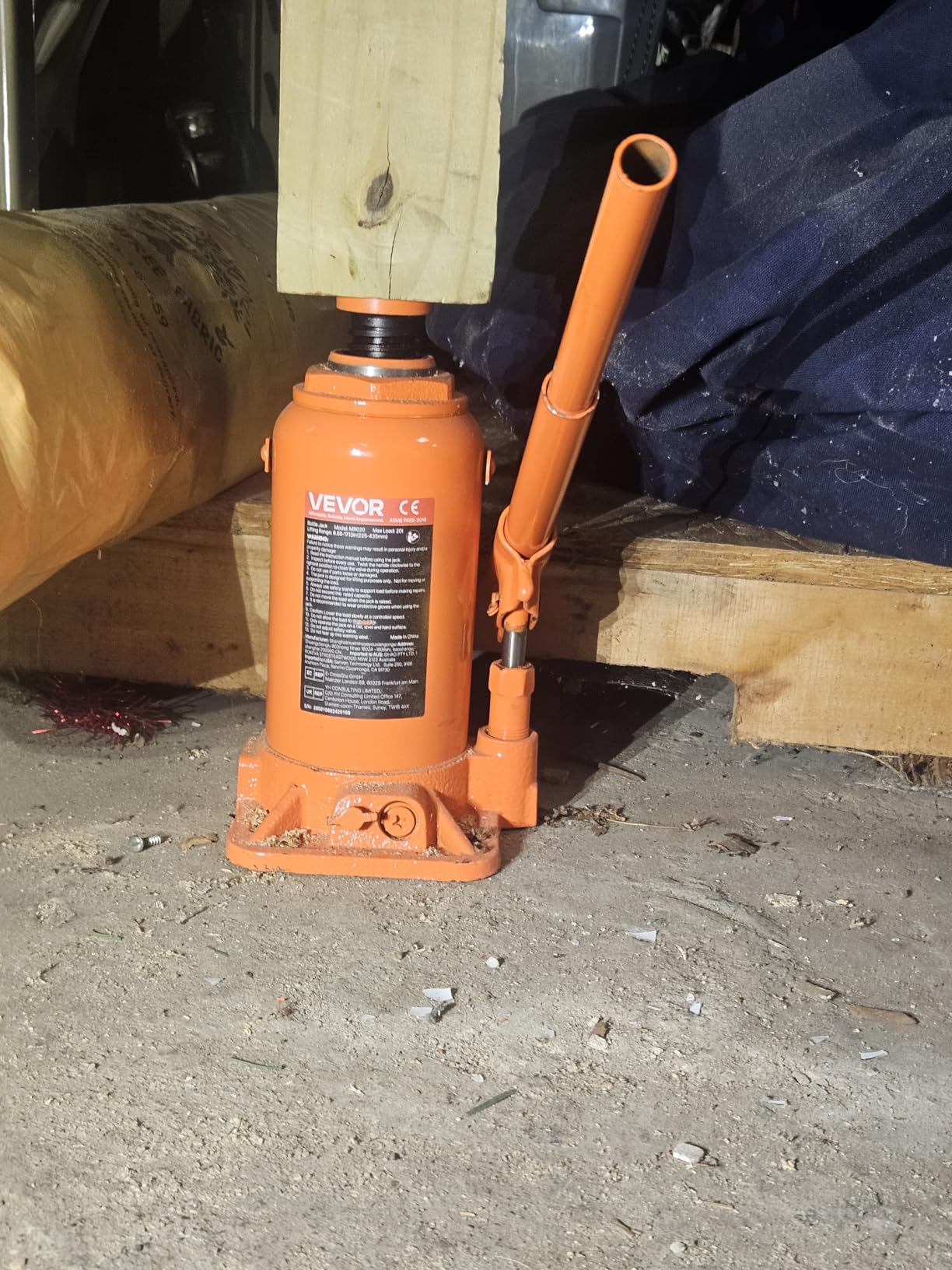 VEVOR Hydraulic Bottle Jack, 20 Ton/44092 LBS All Welded Bottle Jack, 7.5-14 inch Lifting Range, with 3-Section Long Handle, for Pickup Truck, Truck, Car, RV, Auto Repair, Industrial Engineering customer photo 2