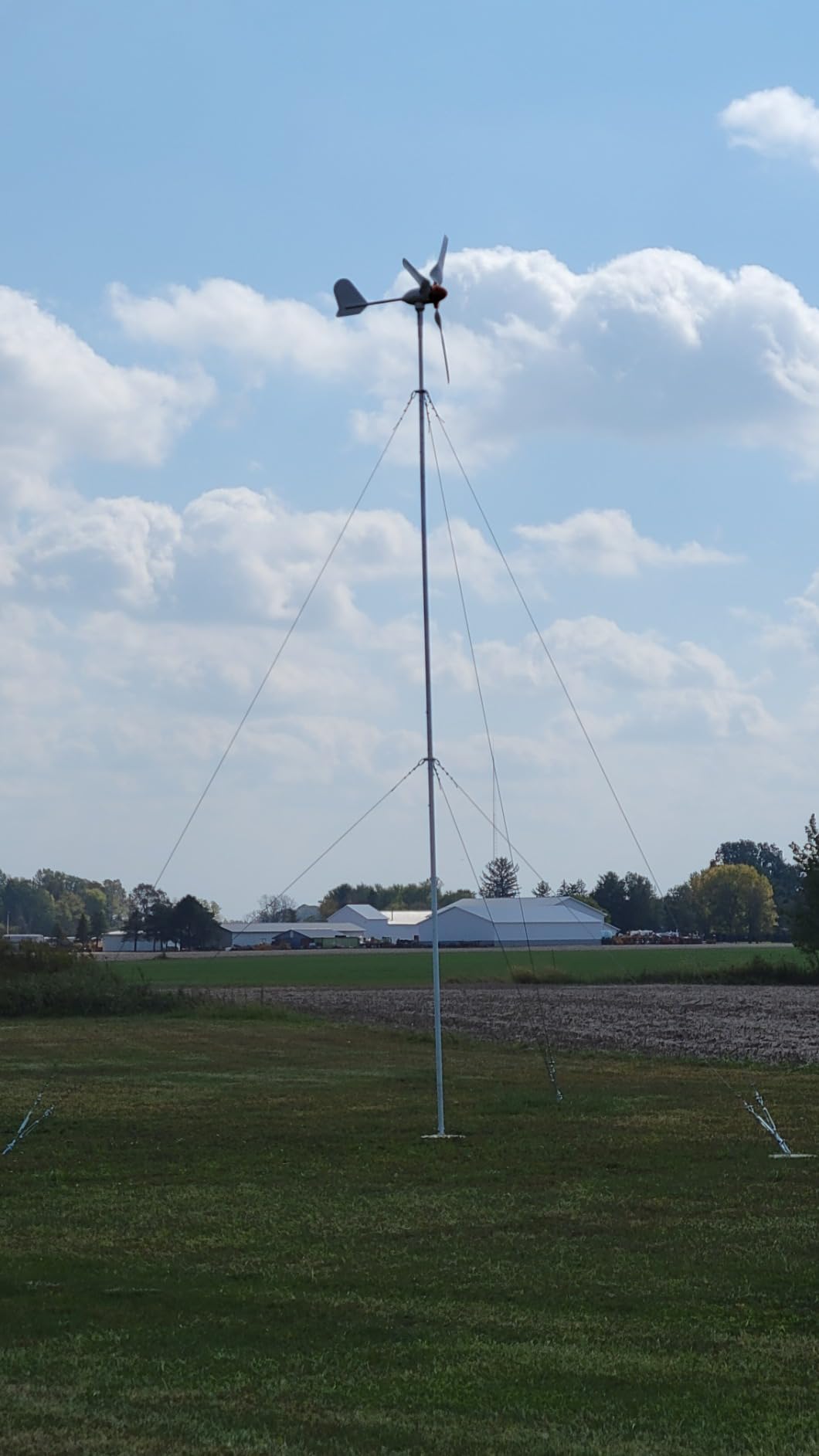 VEVOR 800W Wind Turbine Generator, 12V Wind-Turbine Kit, 3-Blade Power Generator with MPPT Controller & 2.5m/s Startup Speed, Suitable for Home, Farm, RVs, Boats (Tower Pole Not Included) customer photo 1