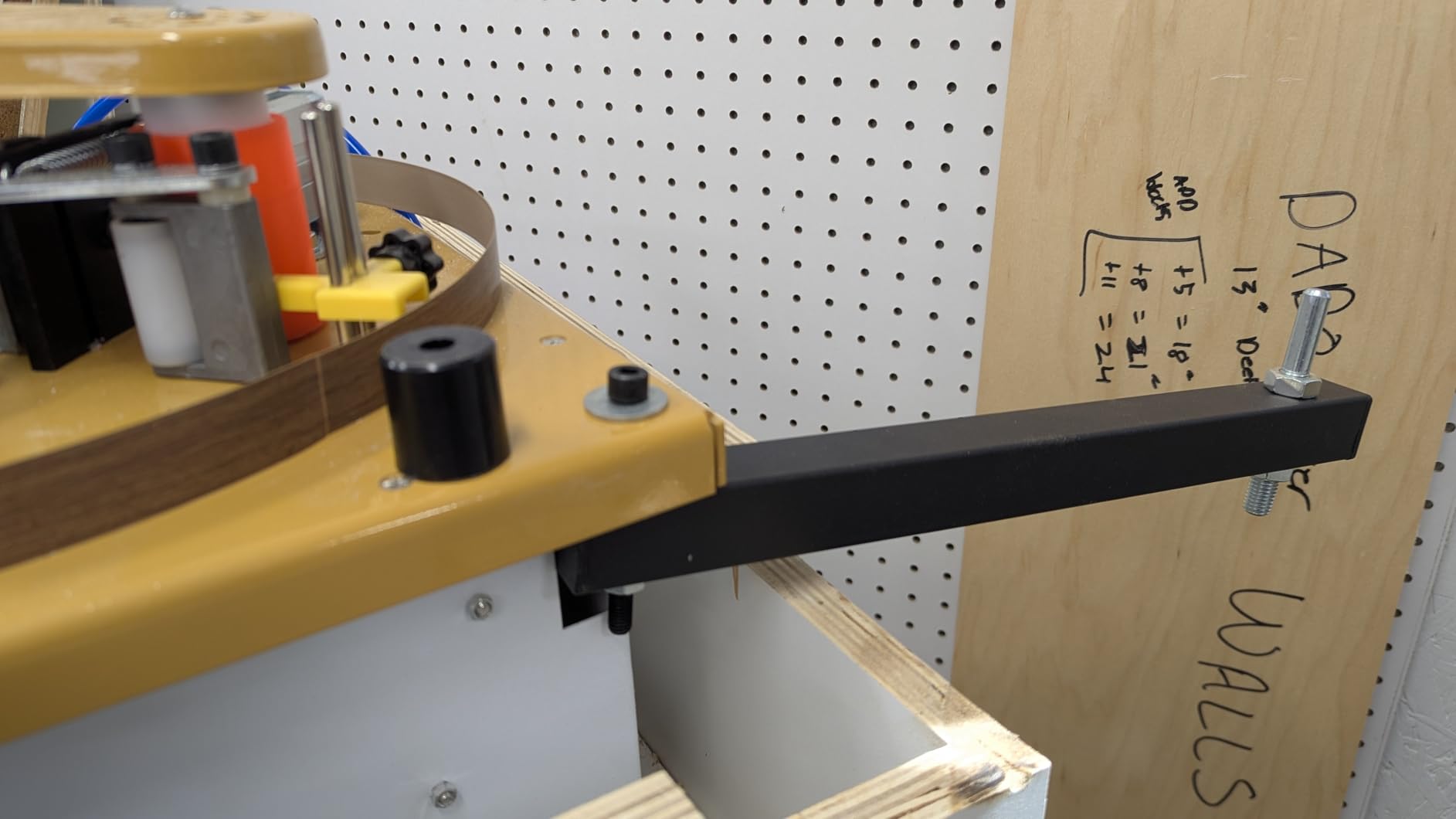 YUCHENGTECH Edge Bander Banding Machine Automatic Tape Breaking Portable Edge Banding Machine Curve Straight Edge Bander With Microcomputer Intelligent Temperature Control (110V) customer photo 1