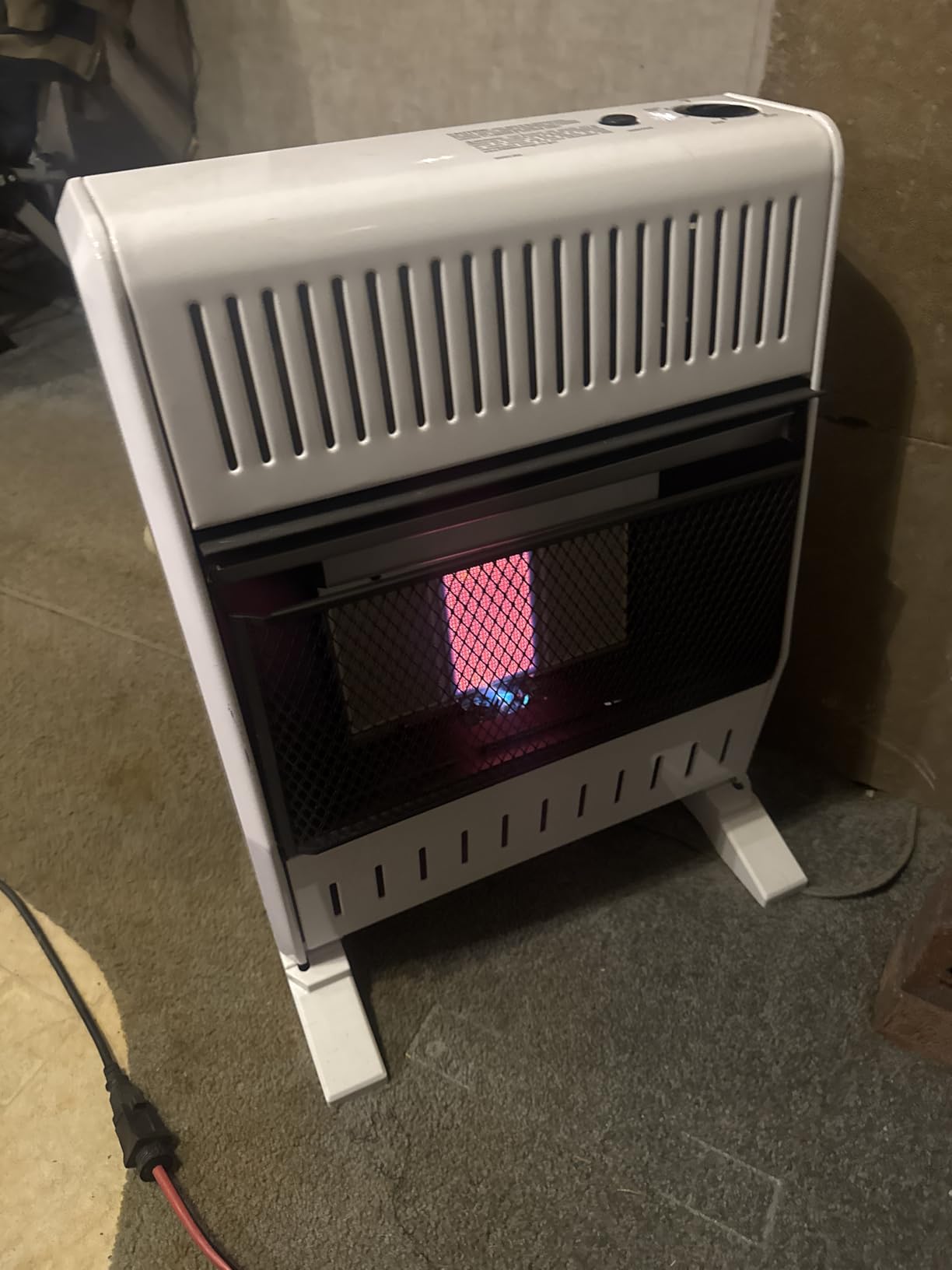 ProCom Heating Liquid Propane Ventless Infrared Plaque Heater With Base Feet - 15,000 BTU, Manual Control - Model# ML150HPA-B customer photo 1