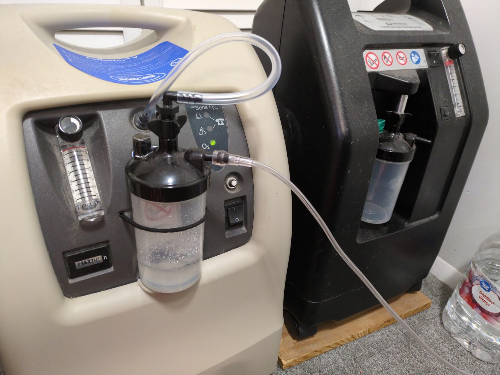 Oxygen Humidifier Bottle for Oxygen Concentrator | 1xOxygen Humidifier Bottle, 1xRight Angle Bottle Elbow and 1x12'' Adapter Tubing, 6 PSI Pressure Relief Valve customer photo 1