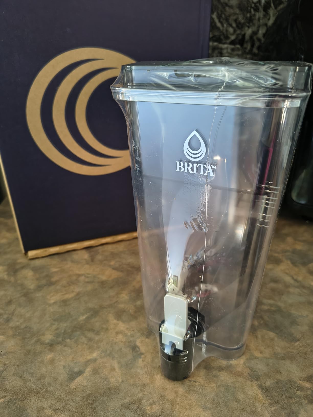 Brita XL 27 Cup Water Filter Pitcher, 1 Brita Plus Filter, Ultramax, Black | WQA and NSF/ANSI Certified, Reduces Chlorine, Copper, Mercury & Cadmium, Lasts 2 Months, Household Essential customer photo 2