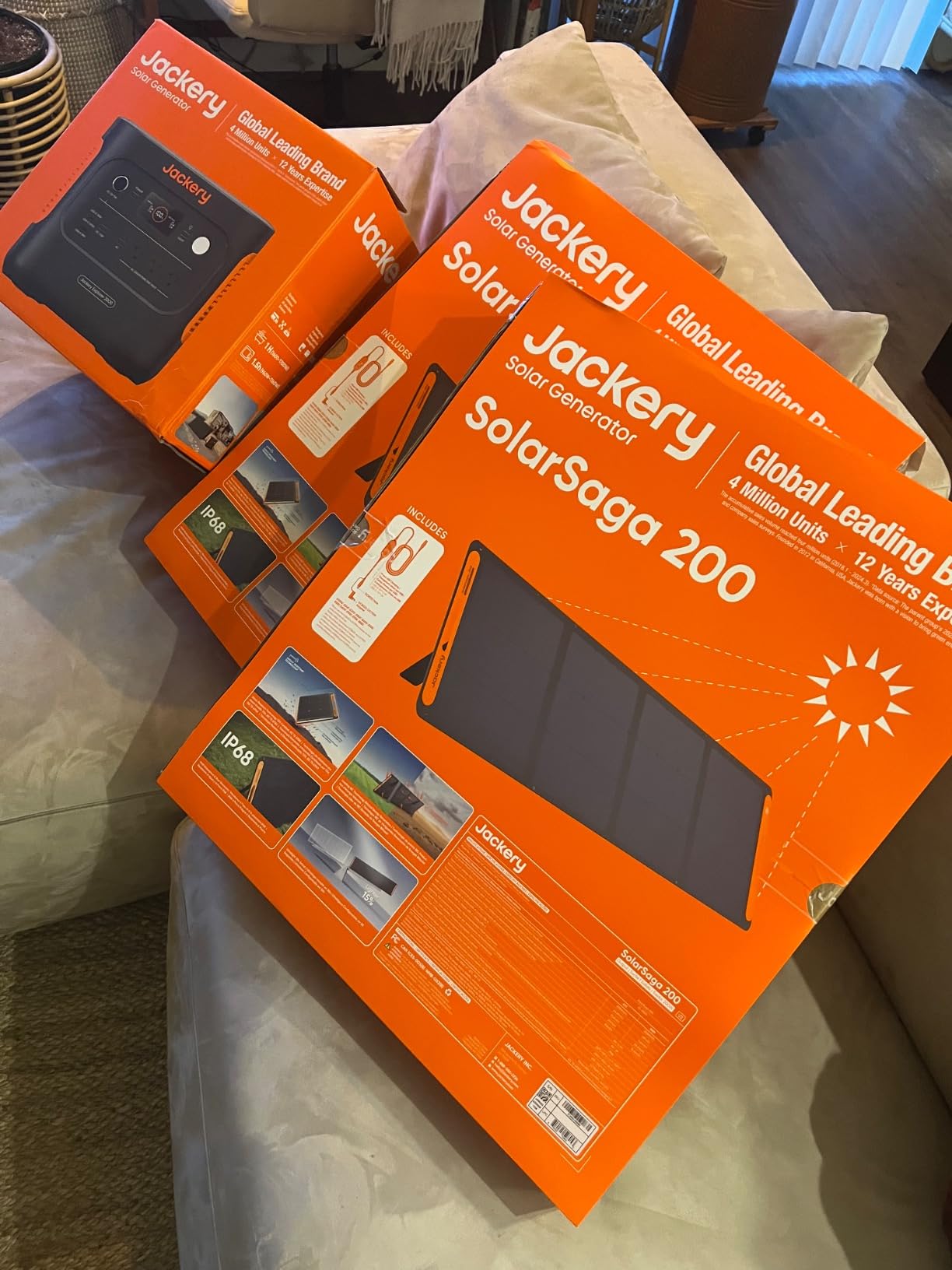 Jackery Explorer 2000 v2 Portable Power Station with 2x200W Solar Panels, 2042Wh LiFePo4 Battery, 2200W Solar Generator, 20ms UPS, USB-C PD 100W Fast Charging for Power Outages, Emergencies, Camping customer photo 1