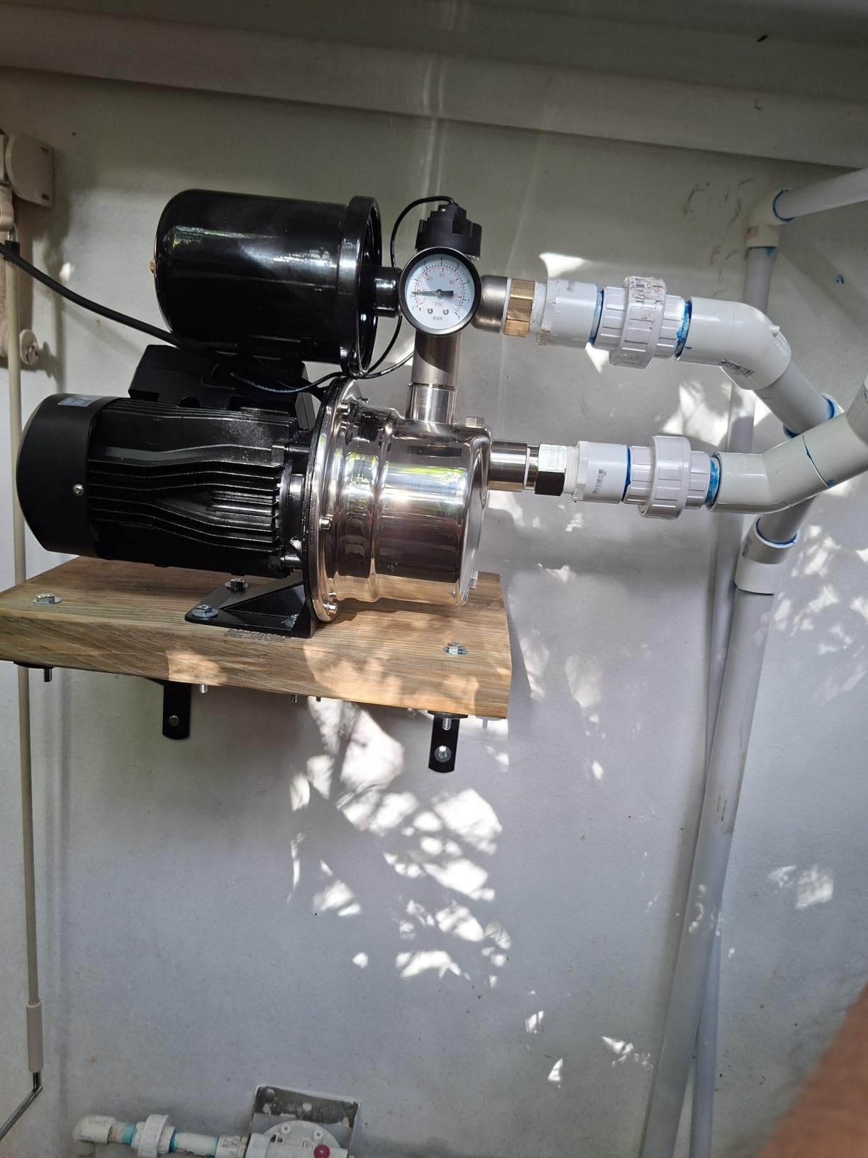 3/4 HP Water Pressure Booster Pump for Home 1050GPH Shallow Well Jet Pump with Pressure Tank Auto ON/OFF Stainless Steel Self-Priming System Pressure Switch for Whole House, Garden, Lawn customer photo 1