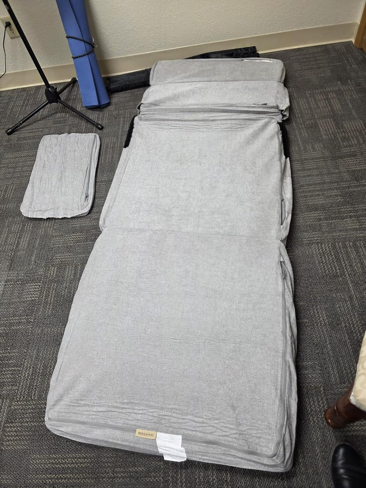 Folding Sofa Bed, Convertible Sleeper Chair with Pillow, Fold Out Chair Bed, High-Density Foam Floor Couch Bed, Foldable Futon Couch Lounge for Living Room (Grey, Single) customer photo 2