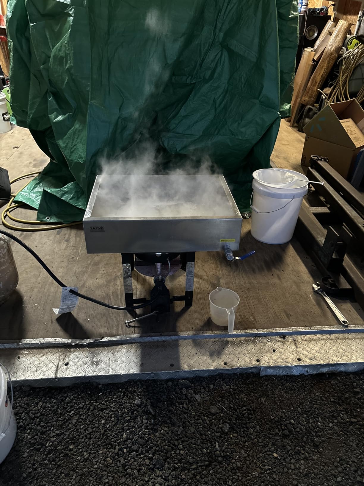VEVOR Maple Syrup Evaporator Pan, 17.5 Gal, 24 x 24 x 7 Inch Maple Syrup, 304 Stainless Steel Maple Syrup Pan, Evaporator Pan with 1 Valve and 3 Heating Methods, for Home, Outdoor customer photo 2