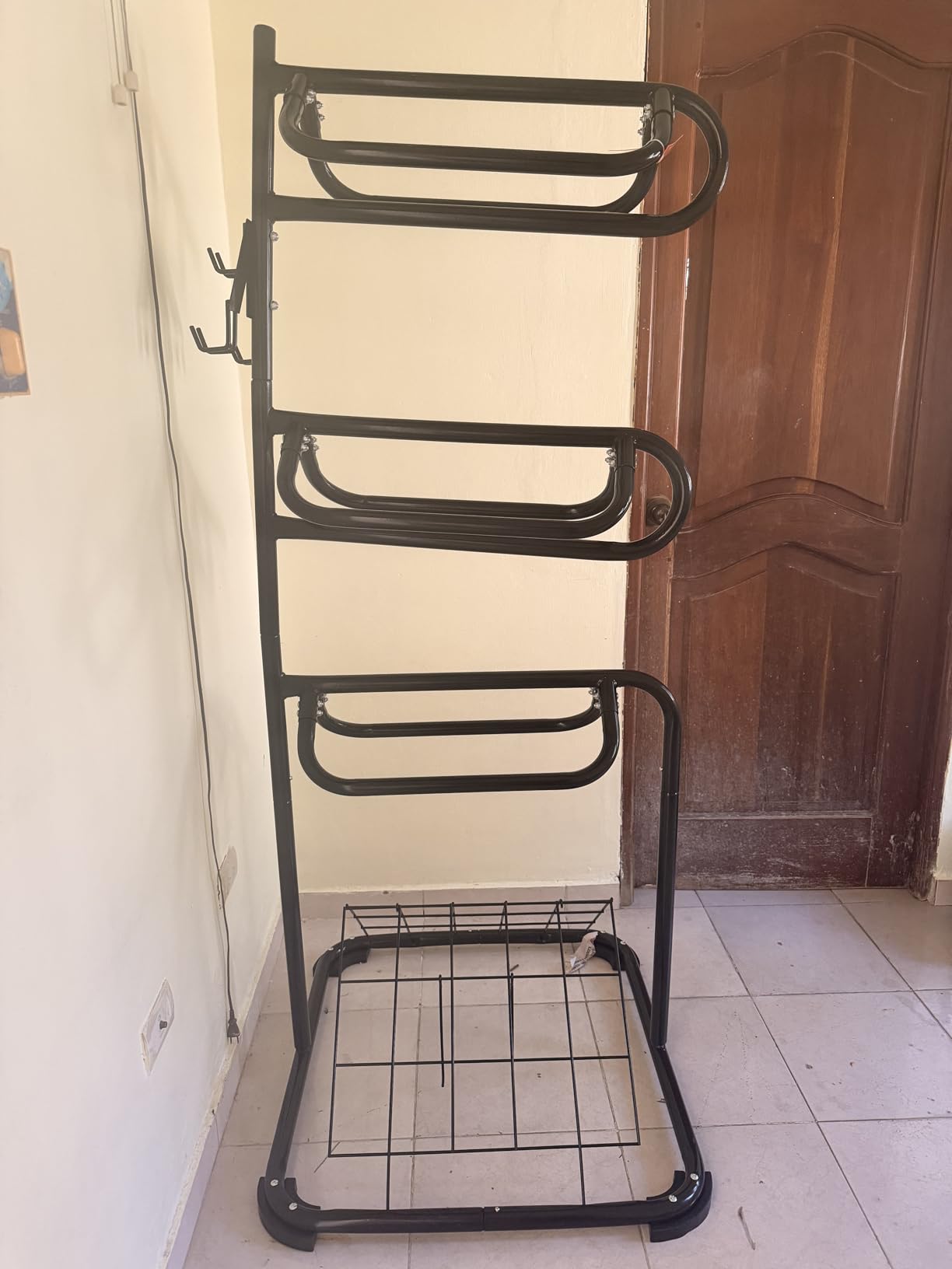 VEVOR Freestanding Saddle Stand, 30 x 30 x 68.5 in, 3 Tiers Saddle Rack, Heavy Duty Saddle Blanket Holder with Removable & Rotating Tiers, English & Western Saddle Rack for Tack Room Organization customer photo 1