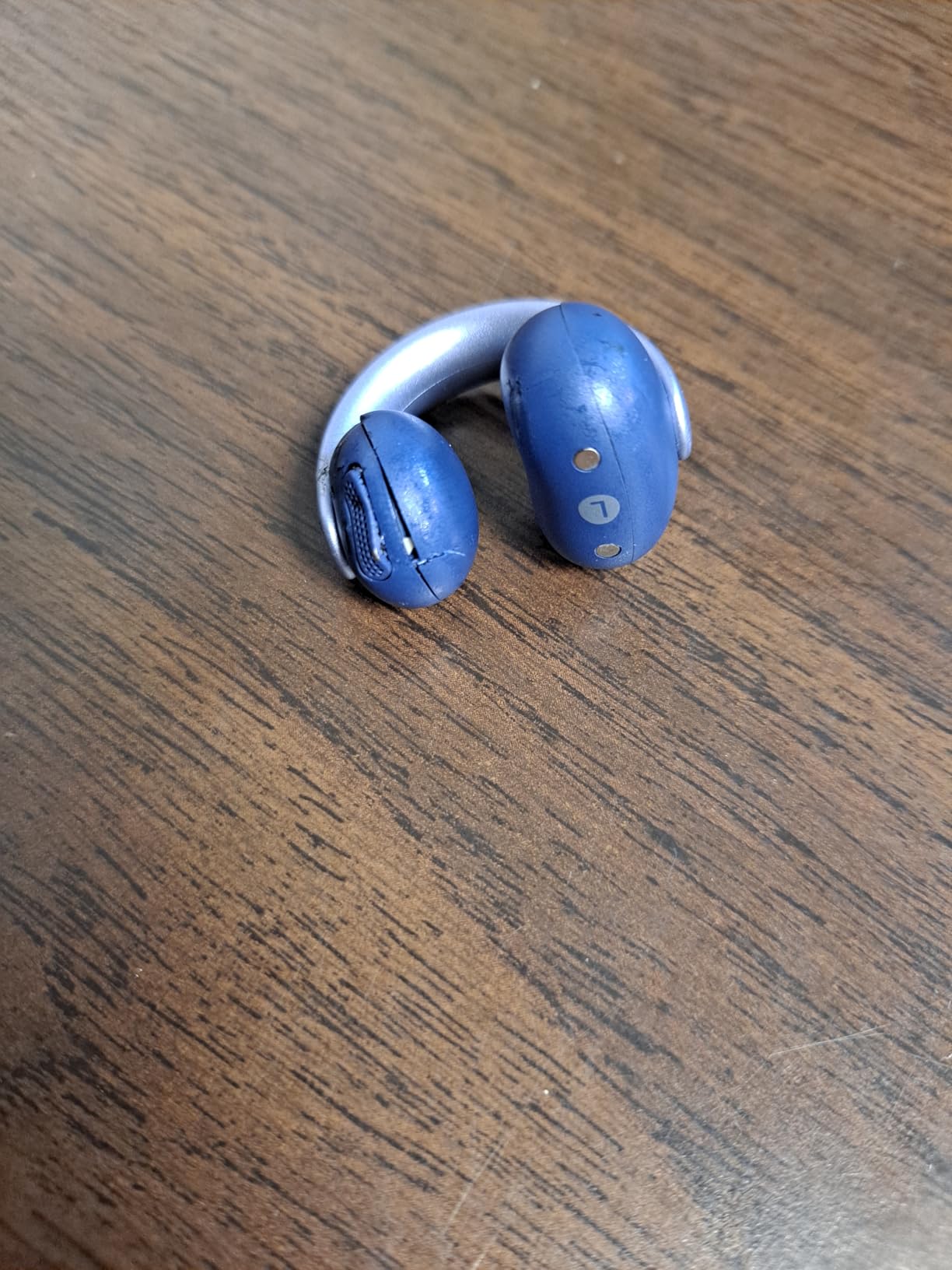 Soundcore AeroClip by Anker Open Ear Earbuds, Clip On Earbuds, Open Ring | Ultra-Comfort for Running Workout, Stable, Power Bass, Hi-Res, 32H Playtime, Bluetooth 5.4, IP55 Water-Resistant, Clear Calls customer photo 1