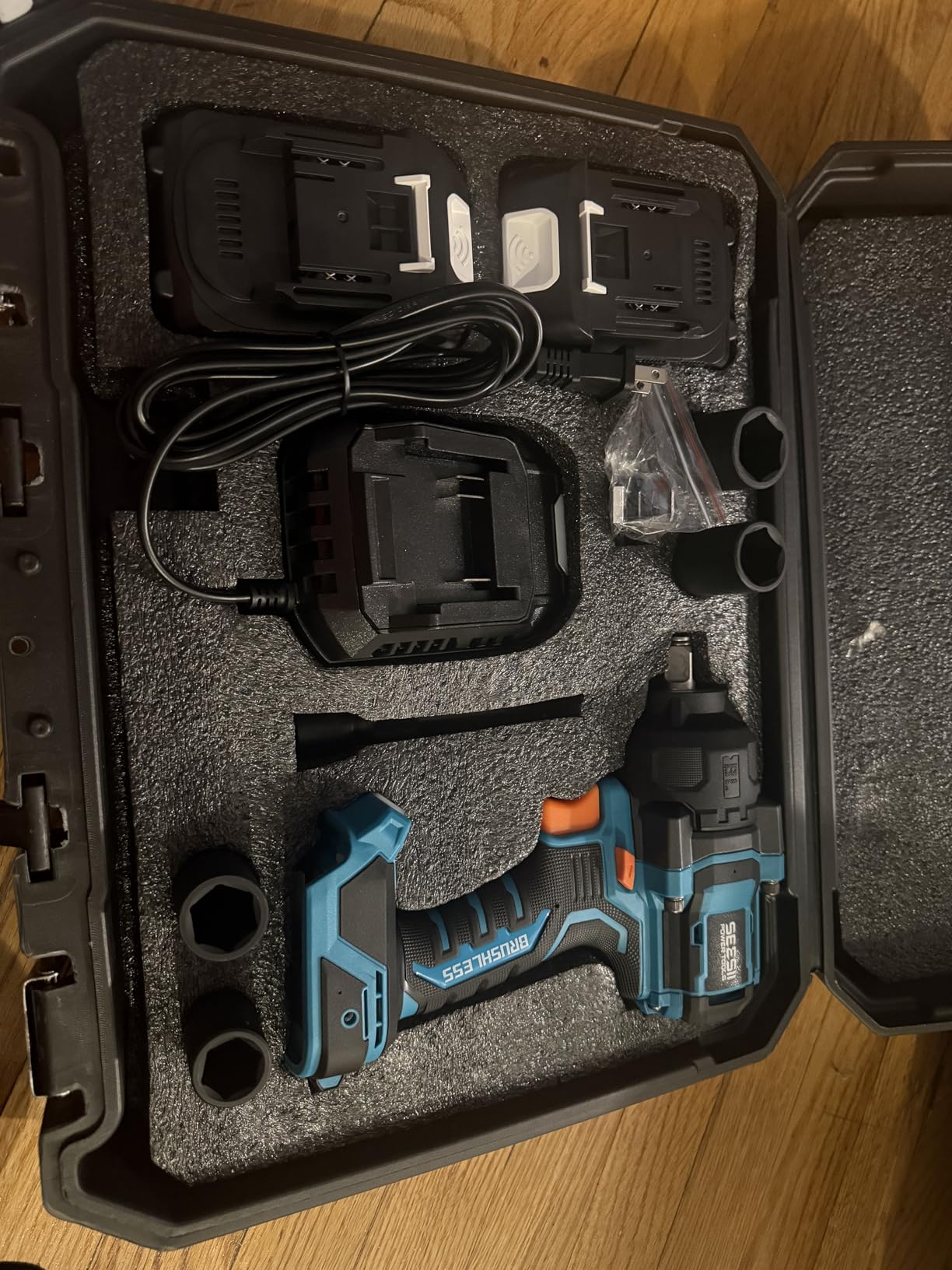 Seesii Impact Wrench 886Ft-lbs/1200N.m, 1/2 High Torque Impact Gun For Bolts | 21V 2x4.0Ah Battery, Electric Impact Driver, 2900IPM, 5 Socket, Cordless Impact Wrench for Home Car/Mower/Pickup/Truck RV customer photo 2