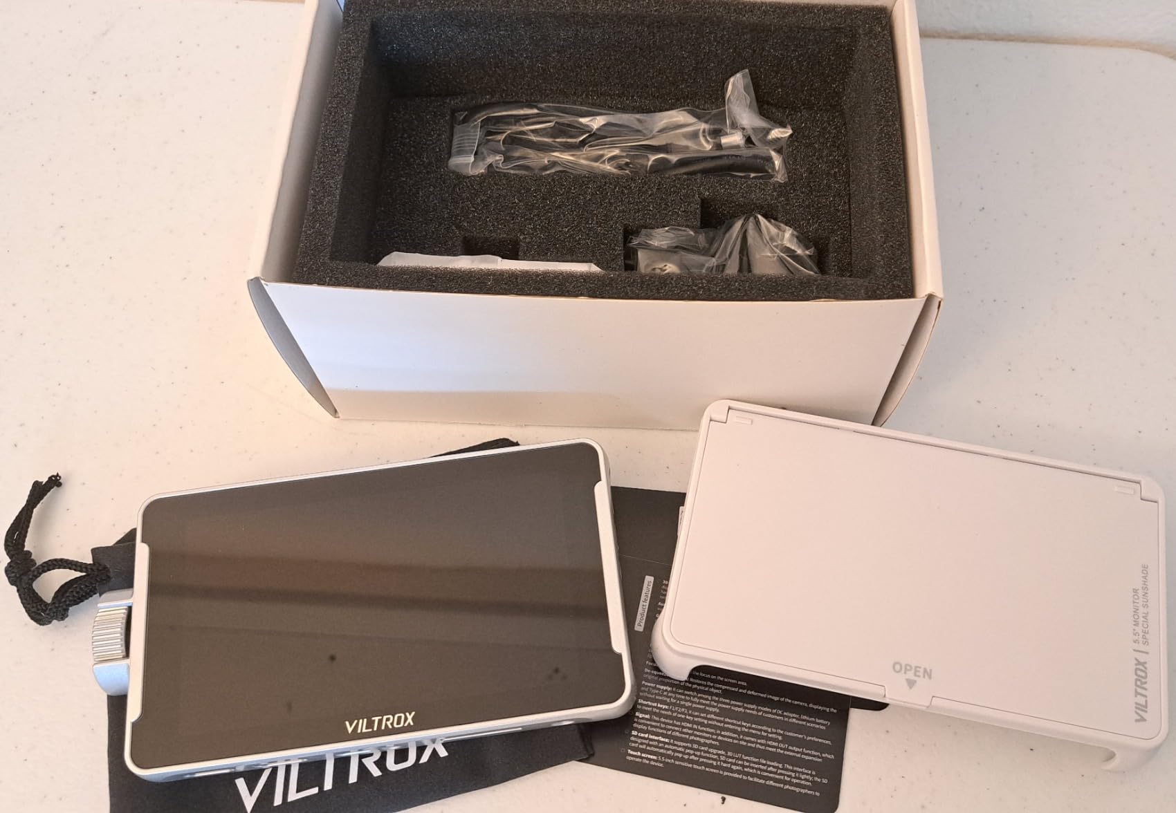 VILTROX DC-X2 6 Inch Touchscreen Camera Field Monitor with Rig Cage | 4K HDMI 1.4, SDI inputs/outputs, 2000 nits, 1920x1080 IPS, Sunshade Hood, USB A 3D Lut, Professional Photographic customer photo 2