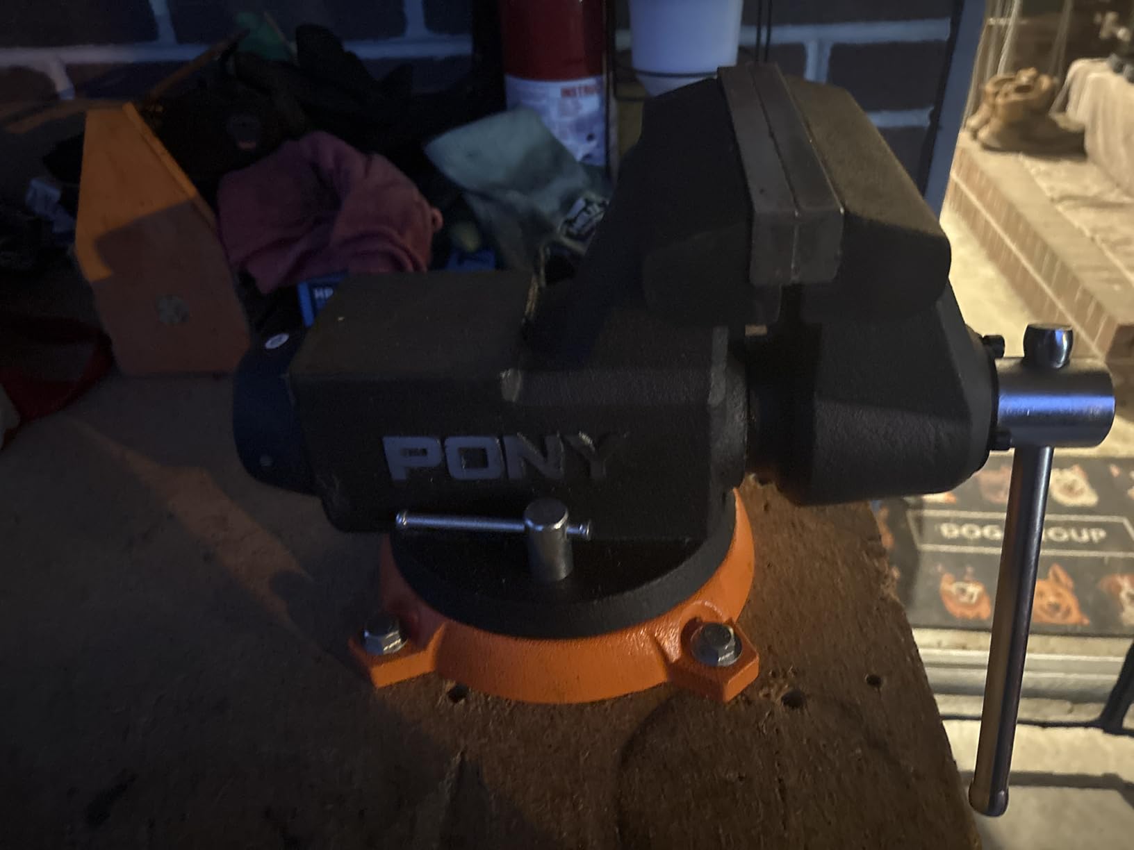 PONY 4 Inch Heavy Duty Bench Vise 4400LBS Clamping Force, Pro Workshop Workbench Vise with 360-Degree Rotatable Base and Anvil, 4-Inch Jaw Opening and Width for Woodworking, Drilling, Pipe Cutting customer photo 2