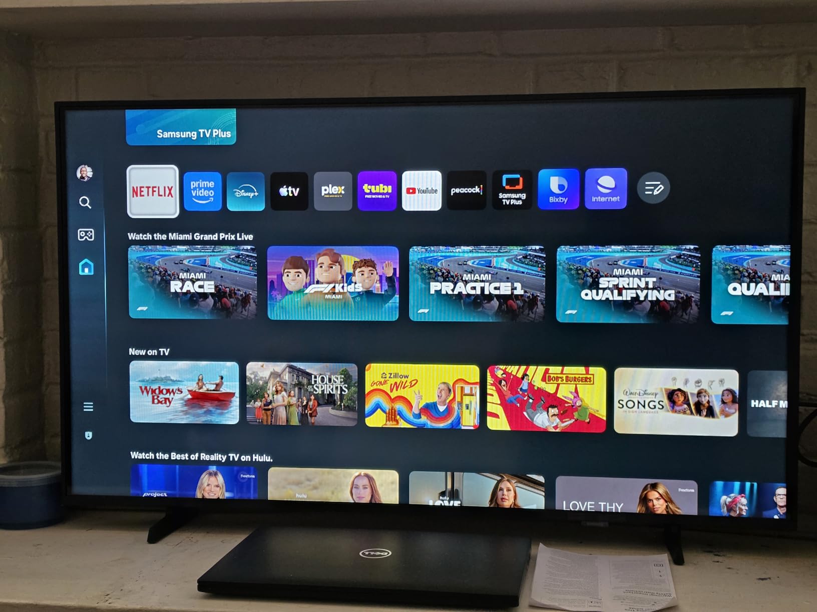 Samsung 32-Inch Class HD H5000F Smart TV (2025 Model) HDR, Object Tracking Sound Lite, Knox Security, One UI Tizen customer photo 1