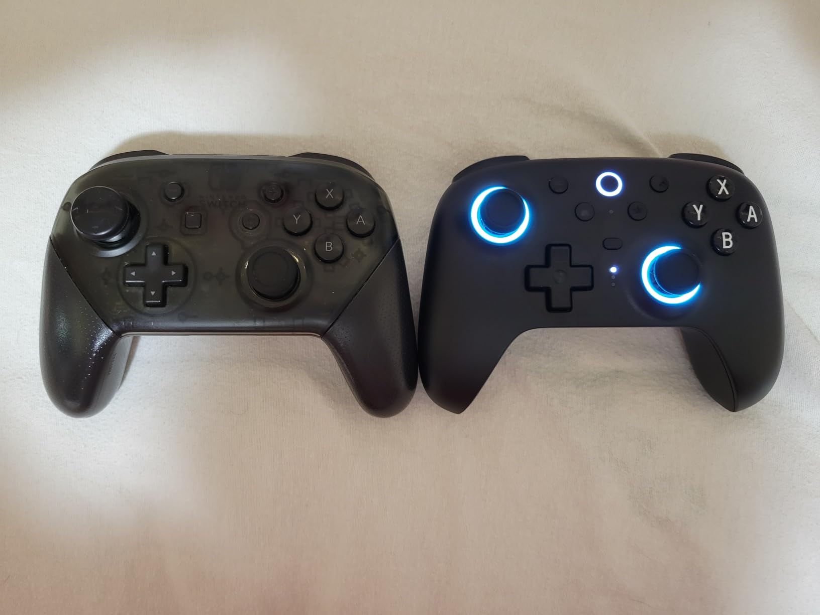 8BitDo Ultimate 2 Bluetooth Controller for Switch/Switch 2 & Windows PC, Switch Pro Controller with TMR Joysticks, Switchable Hall Effect/Tactile Triggers, Vibration and Motion Control - Black customer photo 1