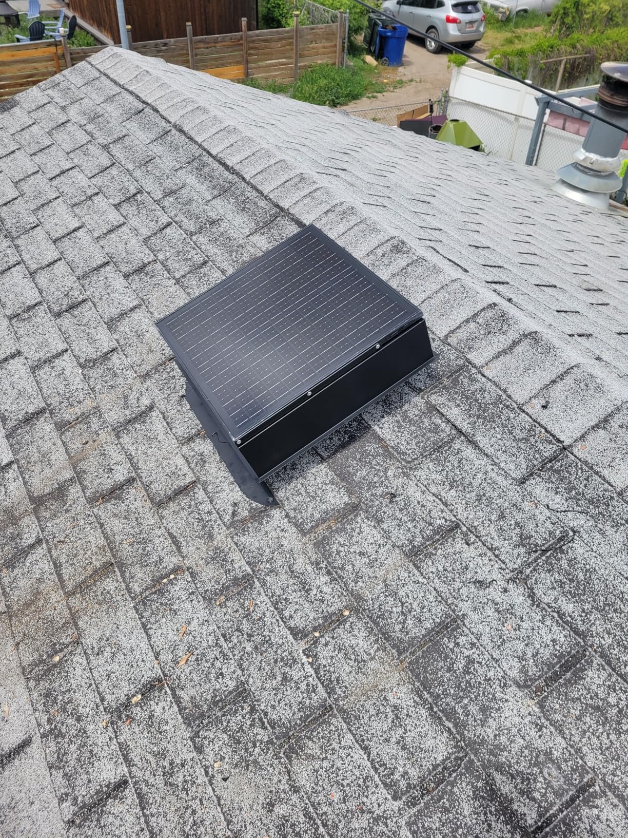 VEVOR 35W Solar Attic Fan, 2400 CFM with Auto Temp Control, Weatherproof, Low-Noise Automatic Ventilation for Attic, Shed, & Garage customer photo 2
