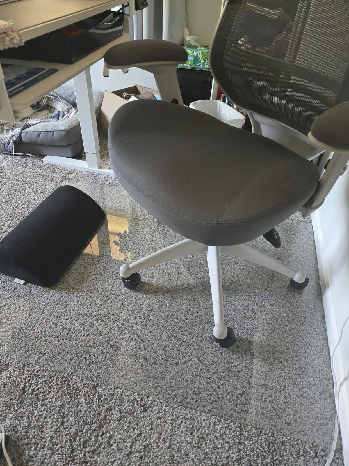 Koonmi Tempered Glass Chair Mat 36