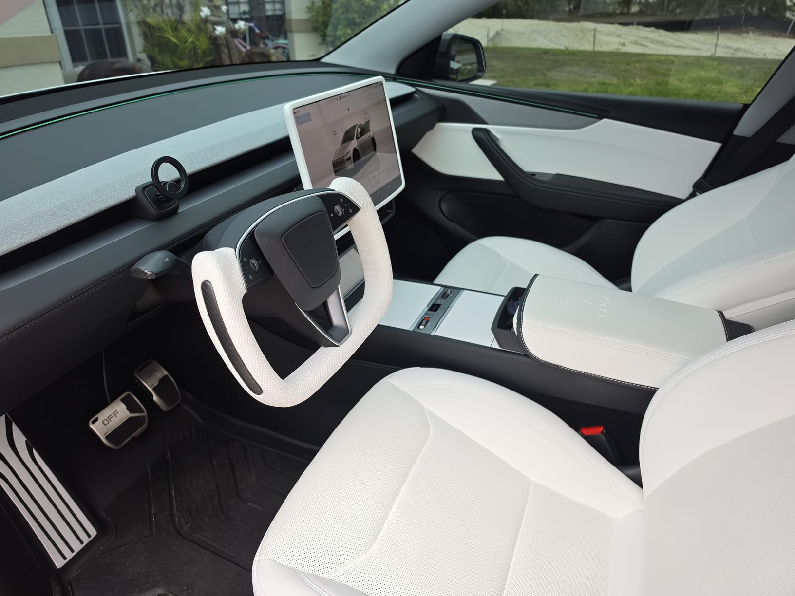 Model Y Juniper Yoke Steering Wheel 2026 2025, Nappa Leather Steering Wheel for Tesla Model Y Juniper 2026 Accessories With Heating Function No Front Trim(Black Perforated, Glossy Carbon Fiber) customer photo 1