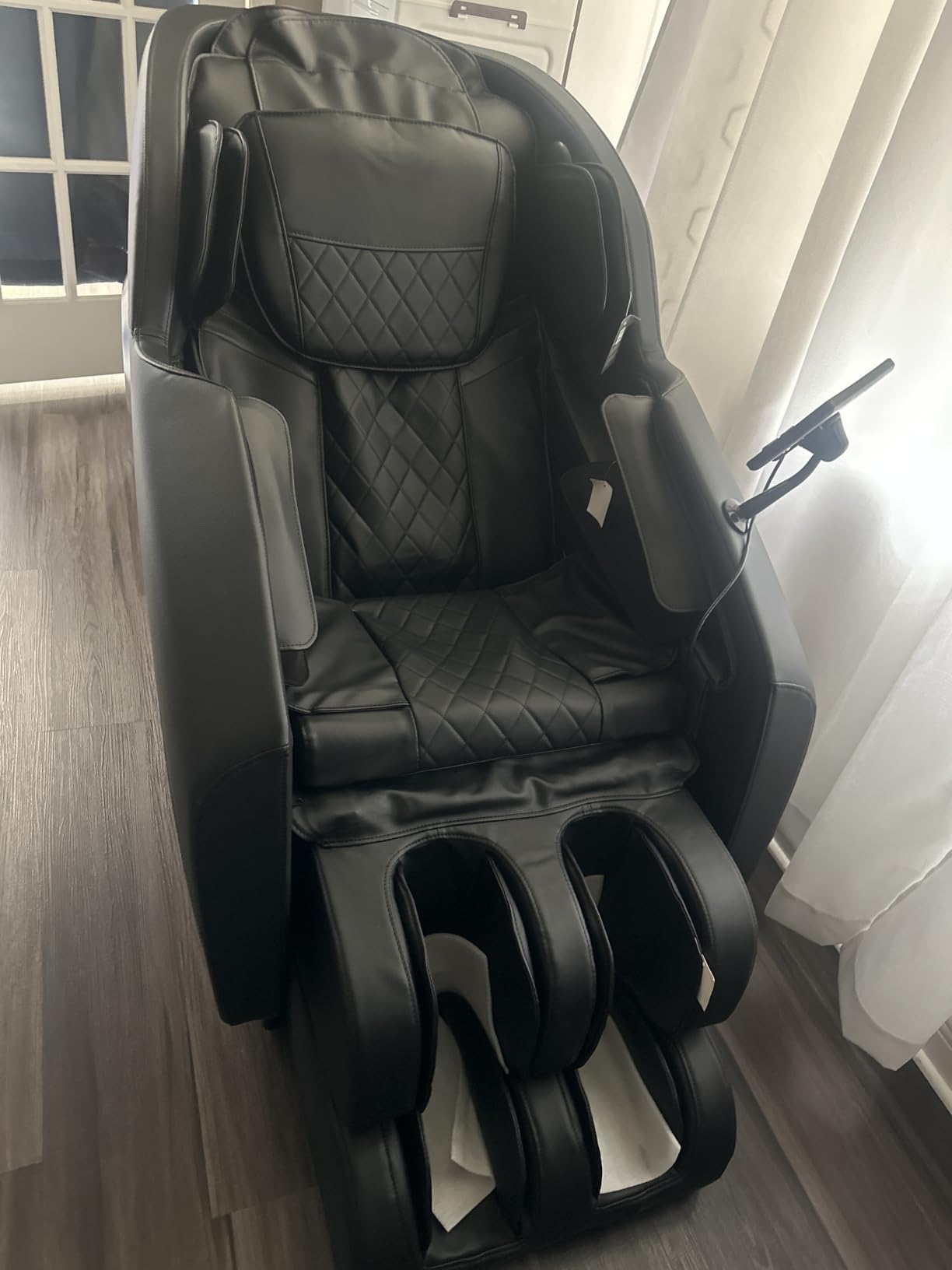 Massage Chair, Zero Gravity Full Body Massage Chair, Shiatsu Recliner with 14 Massage Points, Lumbar & Calf Heating, 20 Auto Modes, Spacious Massage Area, Bluetooth Speaker, Touch Screen Controller customer photo 2