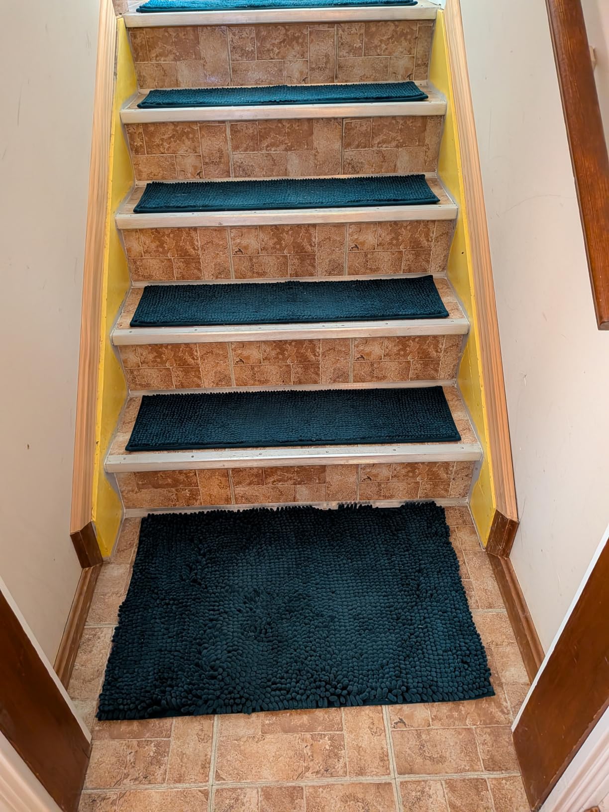 Muddy Mat | Super Water Absorbent Door Mat Indoor, Microfiber Quick Dry Chenille Entryway Rug, Slip Resistant Front Door Mat, Indoor Mats for Entryway, Machine Washable Pet Rug, Black 24x36 customer photo 2