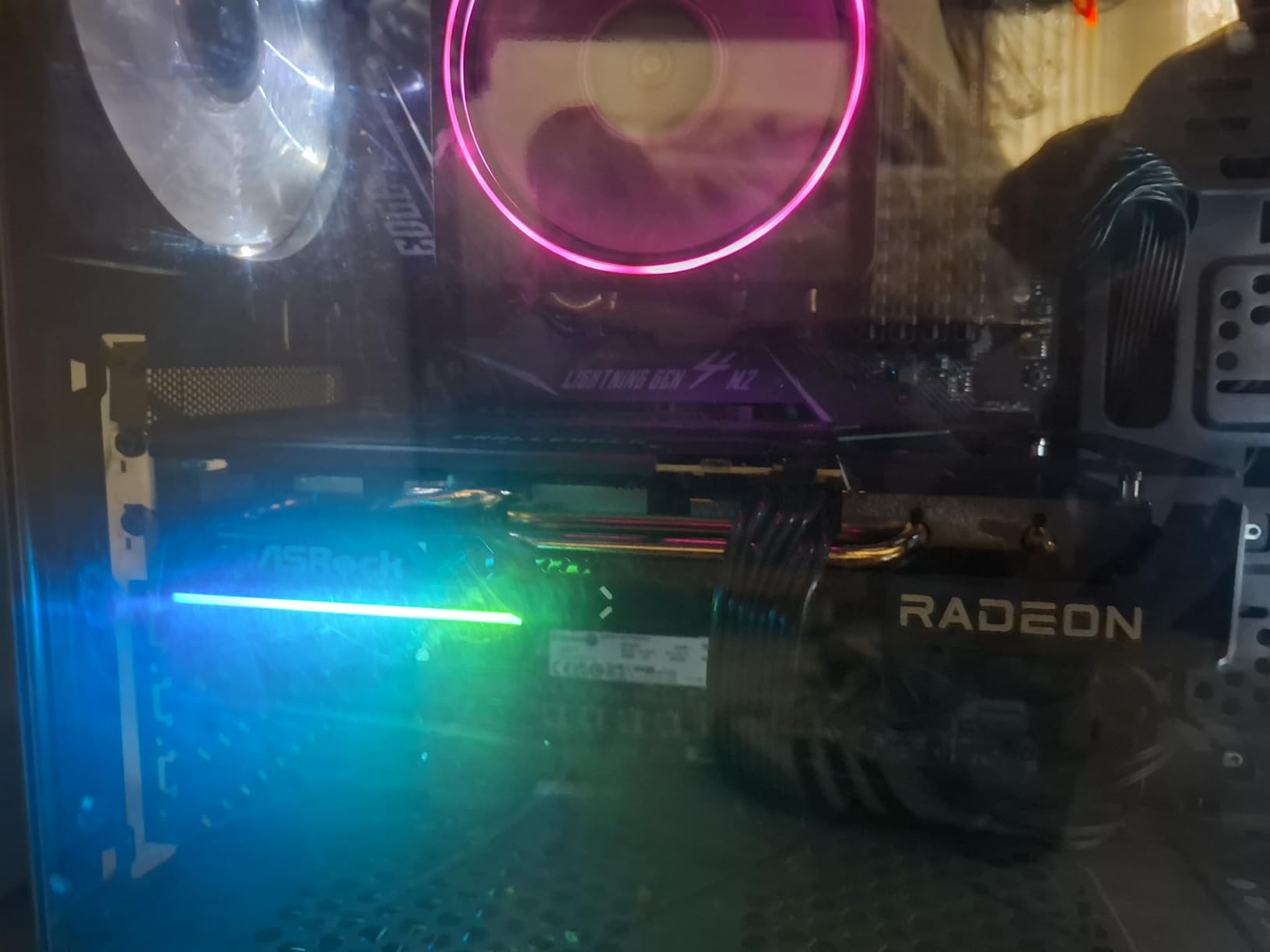ASRock Radeon RX 9060 XT Challenger 16GB OC, RDNA 4, 16GB GDDR6 128-bit customer photo 2