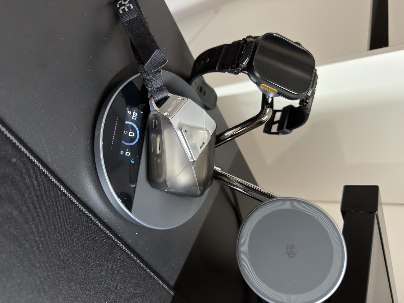 Anker Prime 3-in-1 Qi2.2 MagSafe Compatible 25W Wireless Charging Station | Smart Display with TEC Active Cooling, for iPhone 17, Apple Watch, AirPods Pro, and More (Adapter Included) customer photo 1