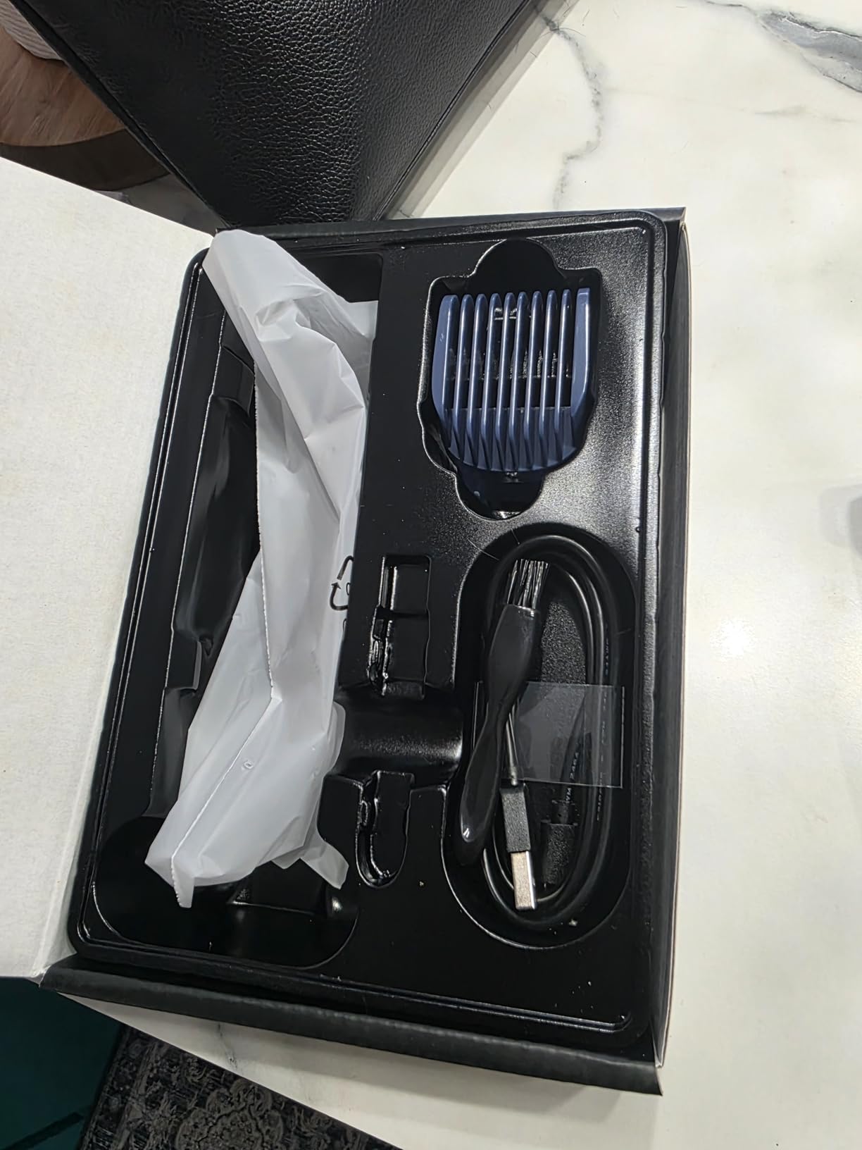 Vaccum Beard Trimmer for Men USB-C Rechargeable, Beard Trimmers with 2 Comb customer photo 2