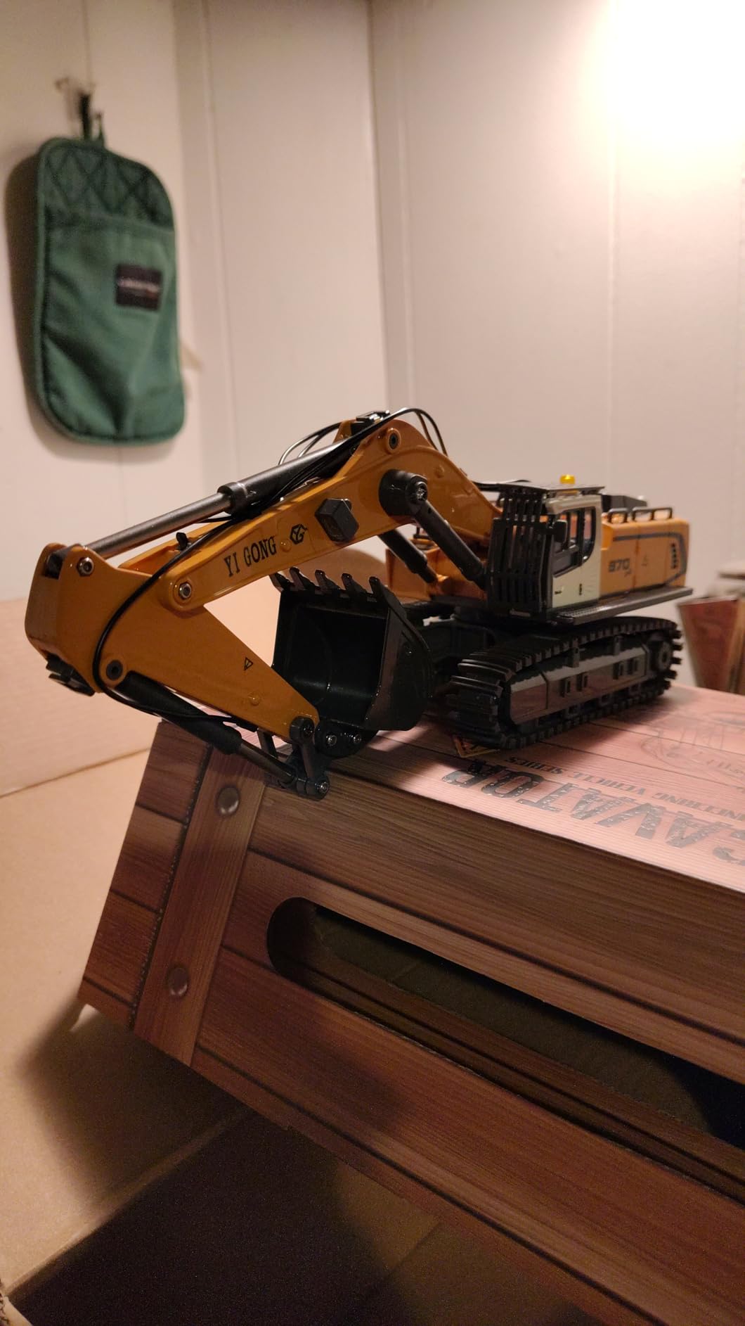 1/50 RC Excavator K970 Engineering Vehicle | Remote Control Electric Lifting Digger Metal Bucket Tracks Light Sound RTR Battery Hobby Grade Model for Adult Hobby customer photo 1