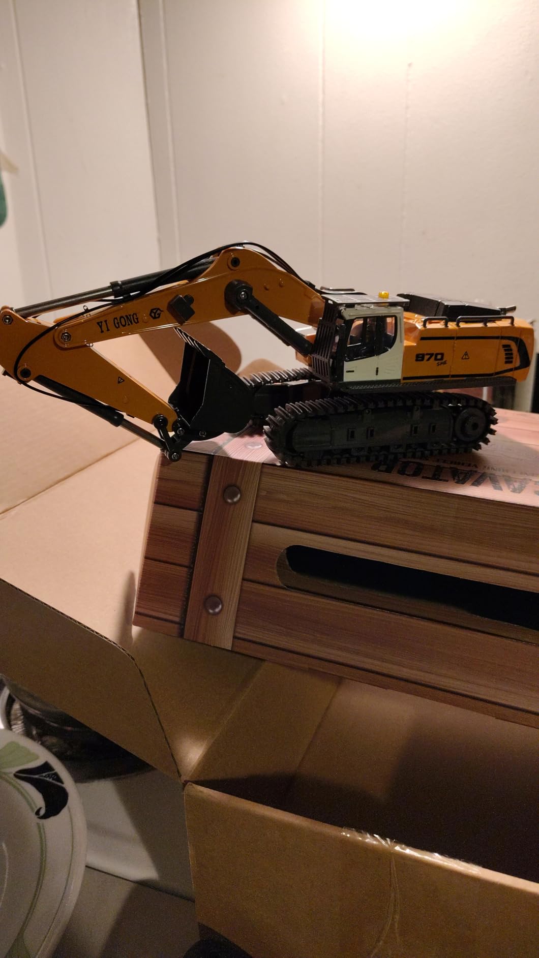 1/50 RC Excavator K970 Engineering Vehicle | Remote Control Electric Lifting Digger Metal Bucket Tracks Light Sound RTR Battery Hobby Grade Model for Adult Hobby customer photo 2