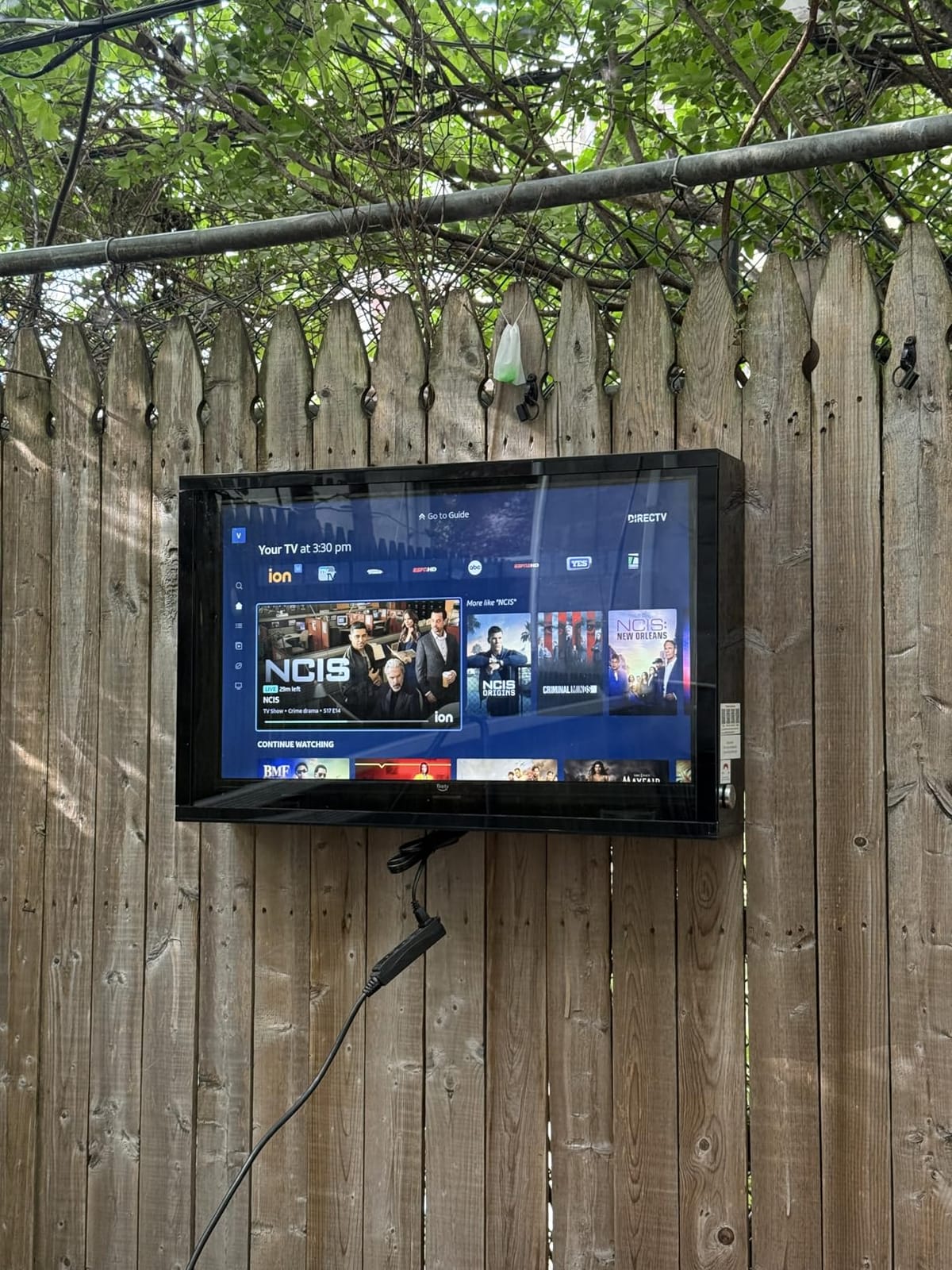 50-55 inch Weatherproof Outdoor TV Cover with lock, Hard and Durable, Clear Dust-proof Television Enclosure for Outside, Adjustable TV Wall Mount Bracket Included, 50''-55'' customer photo 2