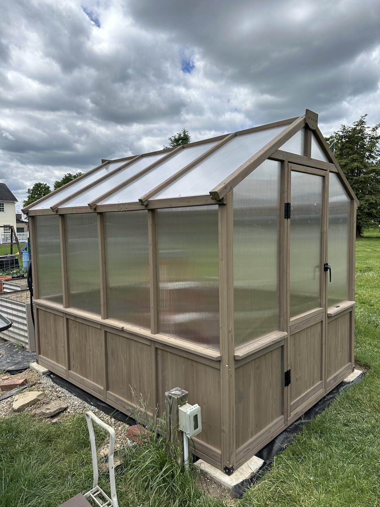 Yardenaler 8x16 FT Greenhouse for Outdoor, 6MM Thick Polycarbonate Panel Wooden Walk-in Green House with Adjustable Roof Vents and Lockable Door, Backyard Garden, Light Mocha Brown customer photo 2