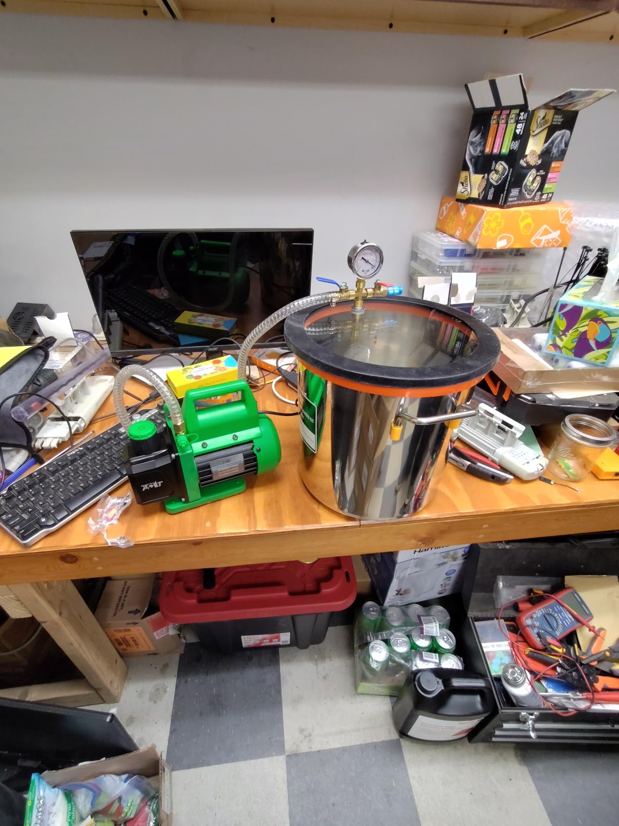 PB Motor Tech 4.5 CFM Vacuum Pump with 5 Gallon Vacuum Chamber | with Tempered Glass Lid, Double Rubber Seals, For Resin Casting, Essential Oil and Silicone Degassing, Wood Stabilizing Use customer photo 1
