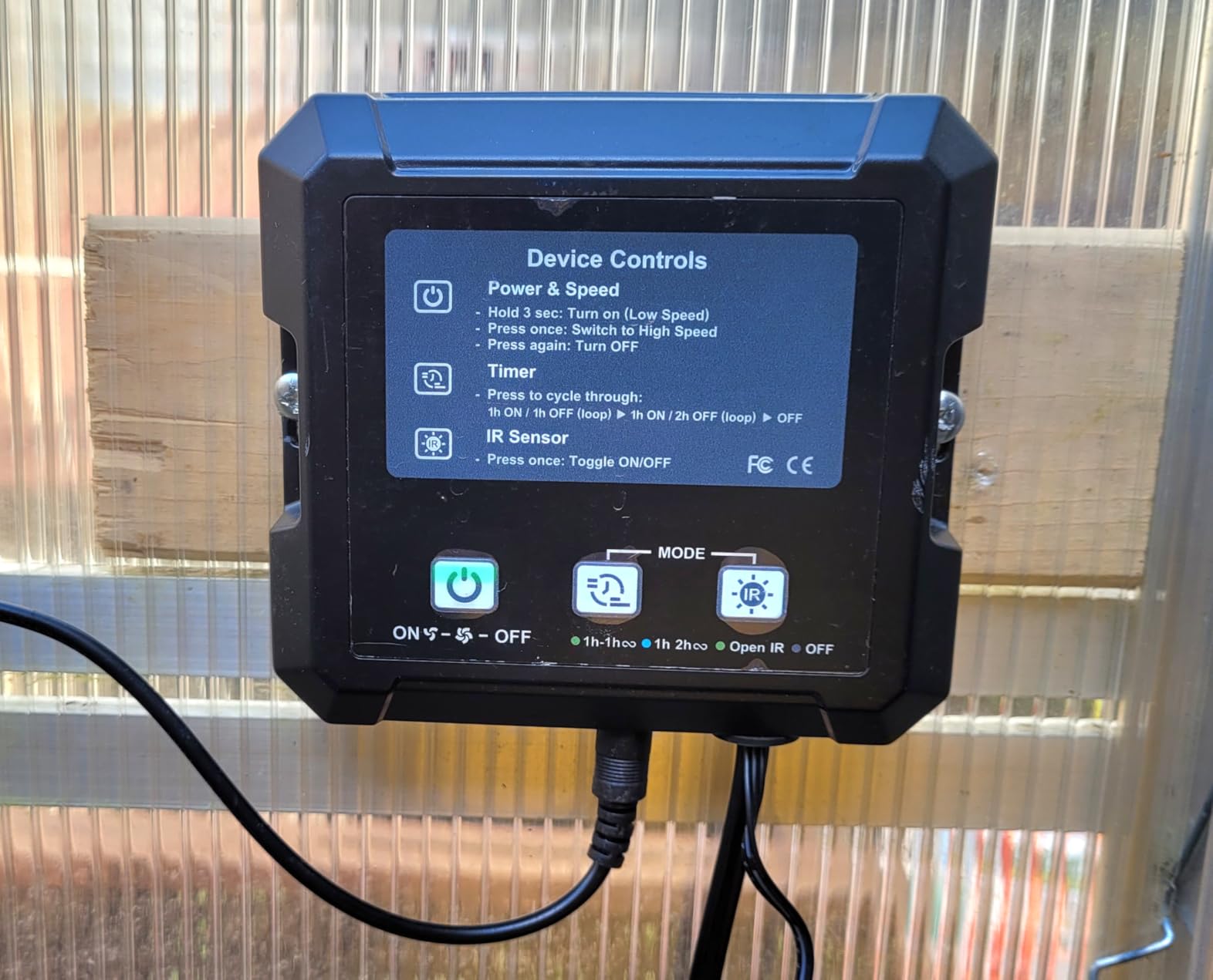 Solar-Powered Chicken Coop Exhaust Fan with Battery & Smart Sensing - 25W Solar Panel, 2 * 4.7