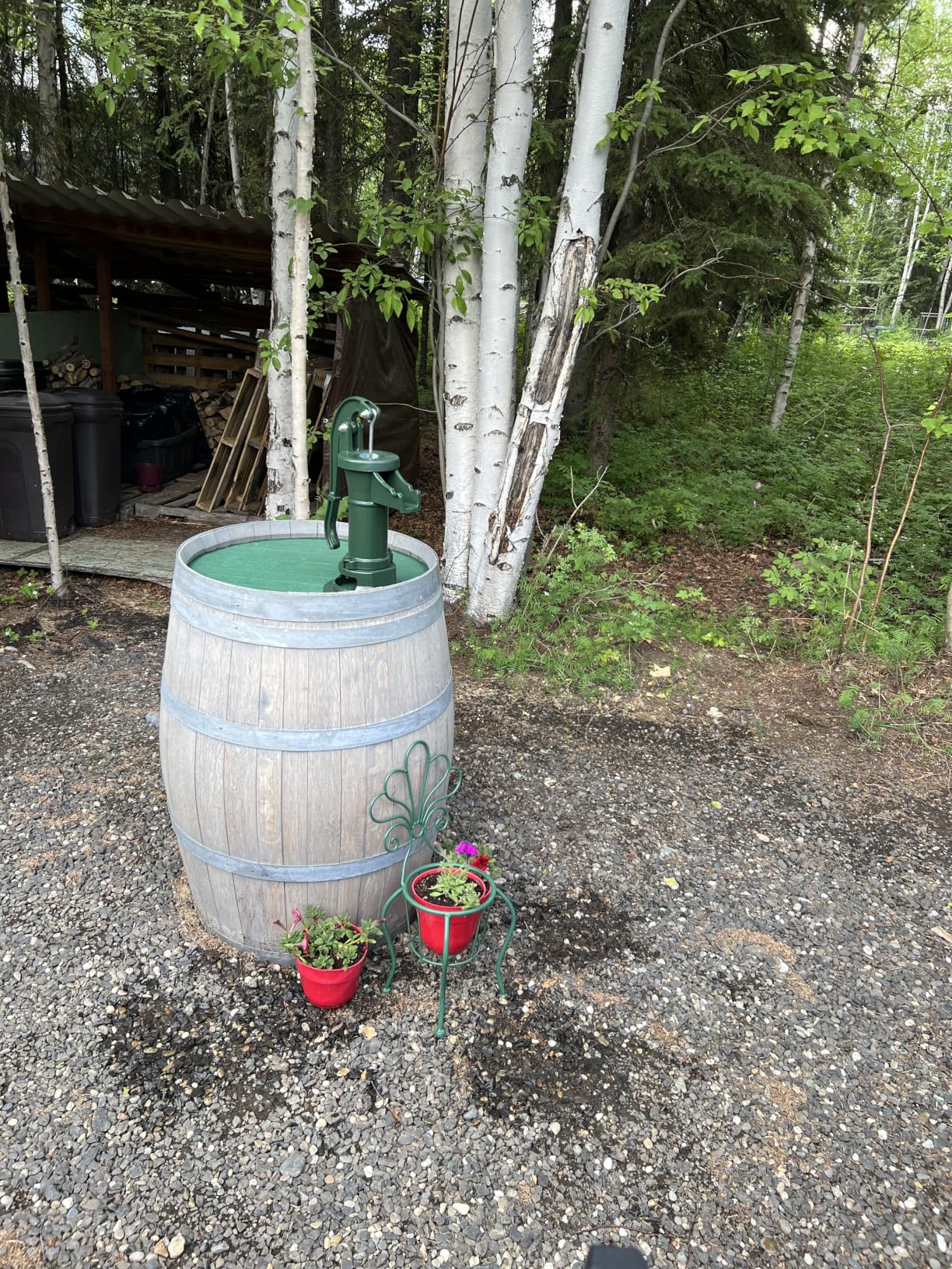VEVOR Well Hand Pitcher Pump, 20 ft Max Lift, Antique Cast Iron Manual Hand Water Pump with Heightening Base, NPT 1-1/4 in Connection customer photo 1