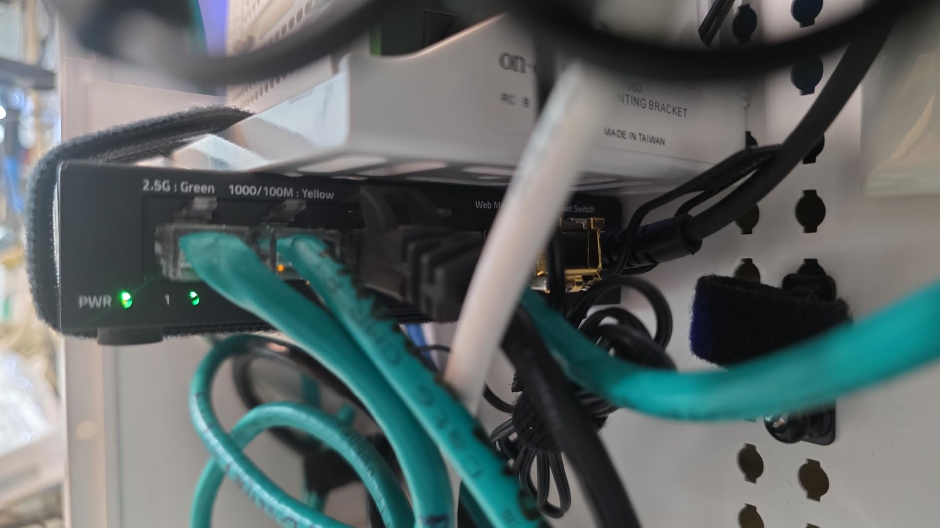 8-Port 10G SFP+ Layer 3 Managed Enterprise Network Fiber Switch (Fanless) customer photo 2