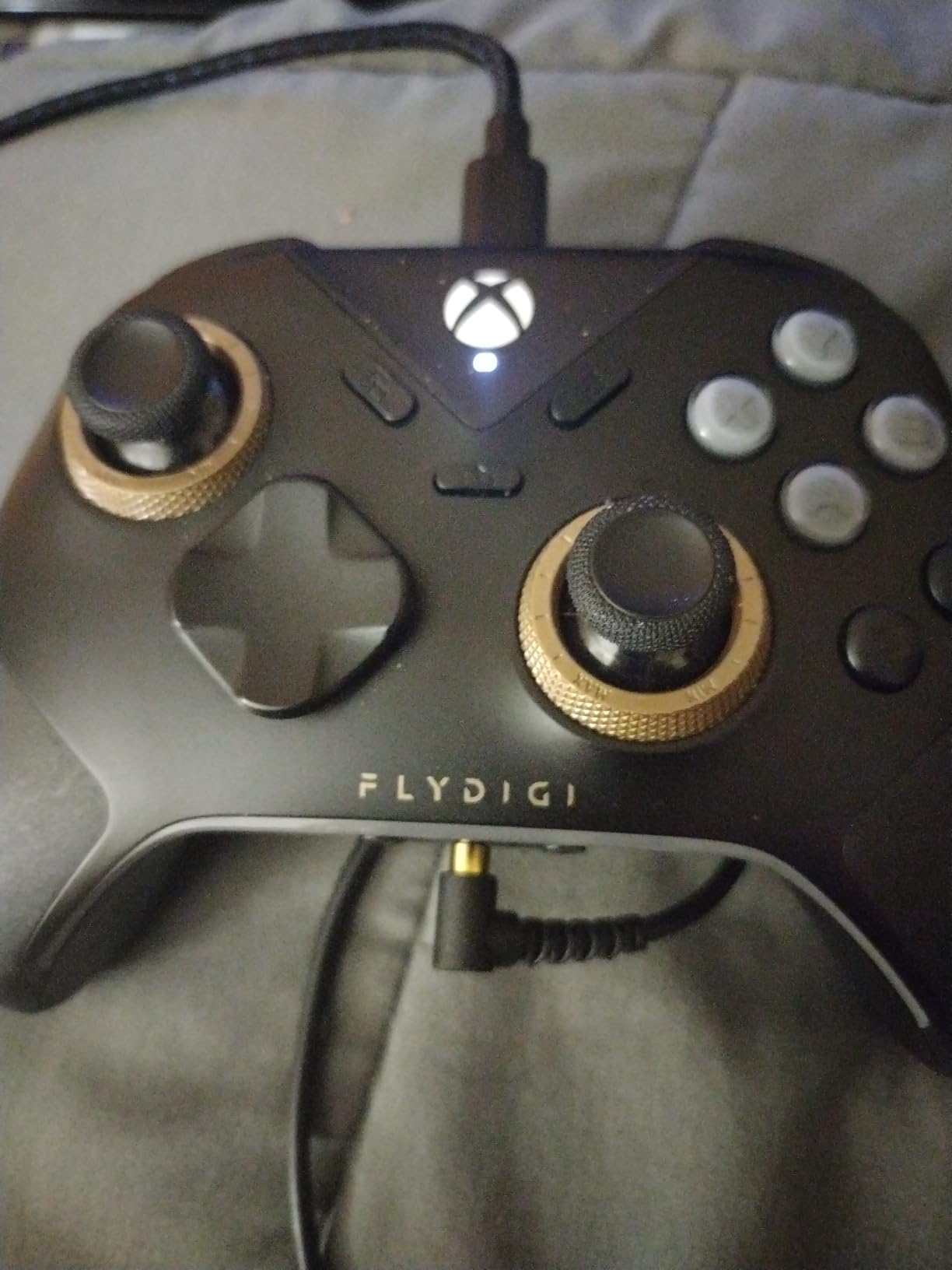 FLYDIGI VADER 5S Wired Controller for XBOX Series X|S, XBOX One, Windows customer photo 1