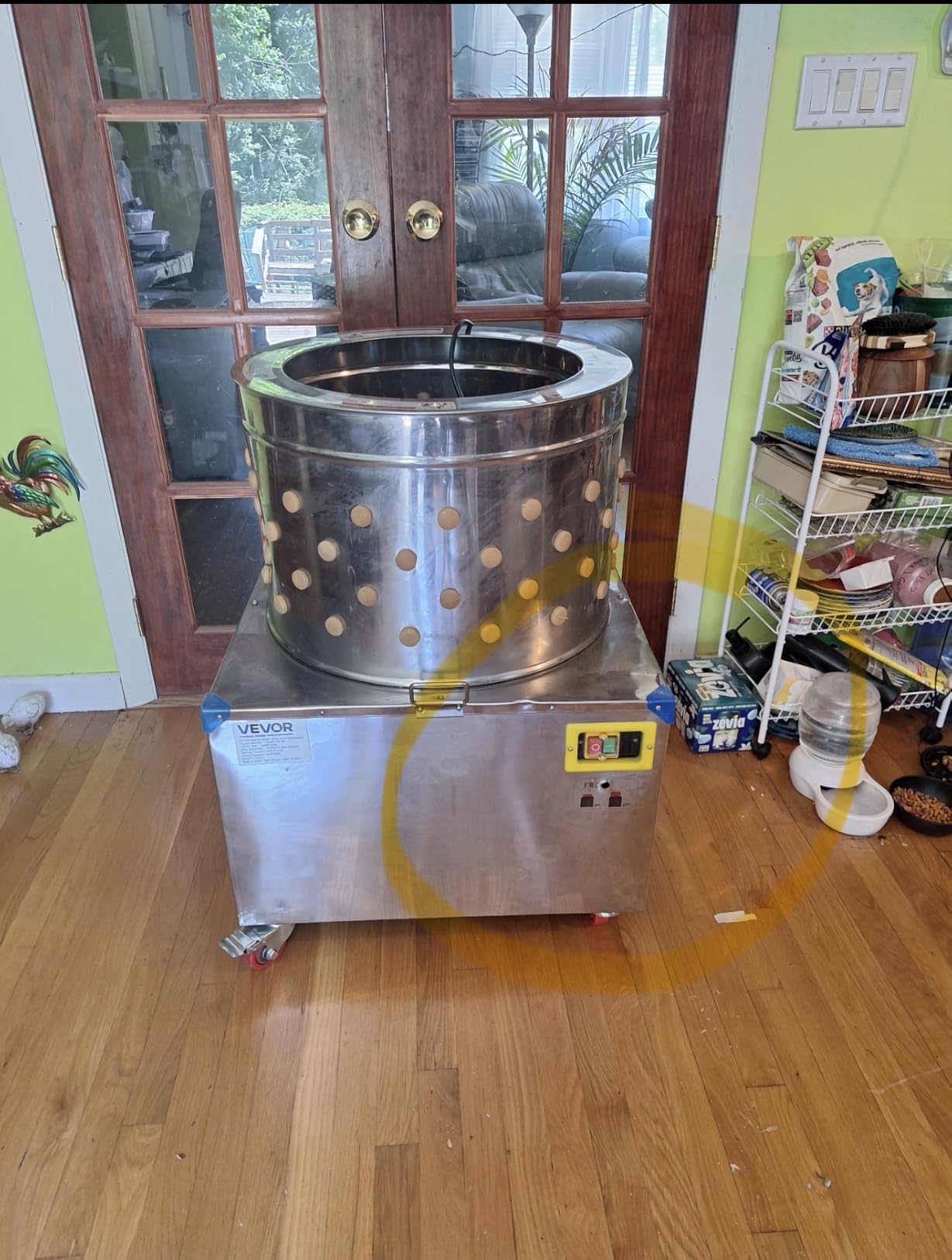VEVOR Chicken Plucker Machine, 25.6 in Drum, 1200W & 275RPM Electric Chicken Plucking Machine with 158 Soft Fingers & Transport Wheels, Stainless Steel Feather Remover for Processing 4 Chicks Once customer photo 1