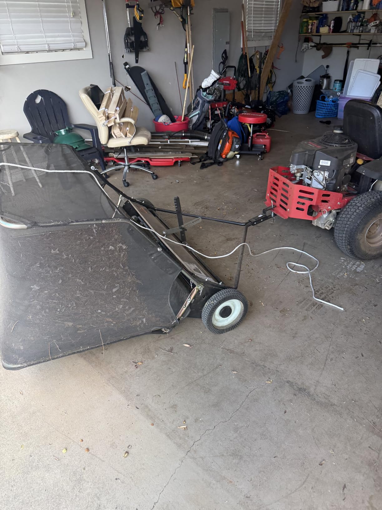 VEVOR Tow Behind Lawn Sweeper 42-inch, 12 cu.ft. Large Pull Behind Lawn Sweeper, Heavy Duty Leaf & Grass Collector with Dumping Rope, Adjustable Sweeping Height for Picking Up Debris & Grass customer photo 1