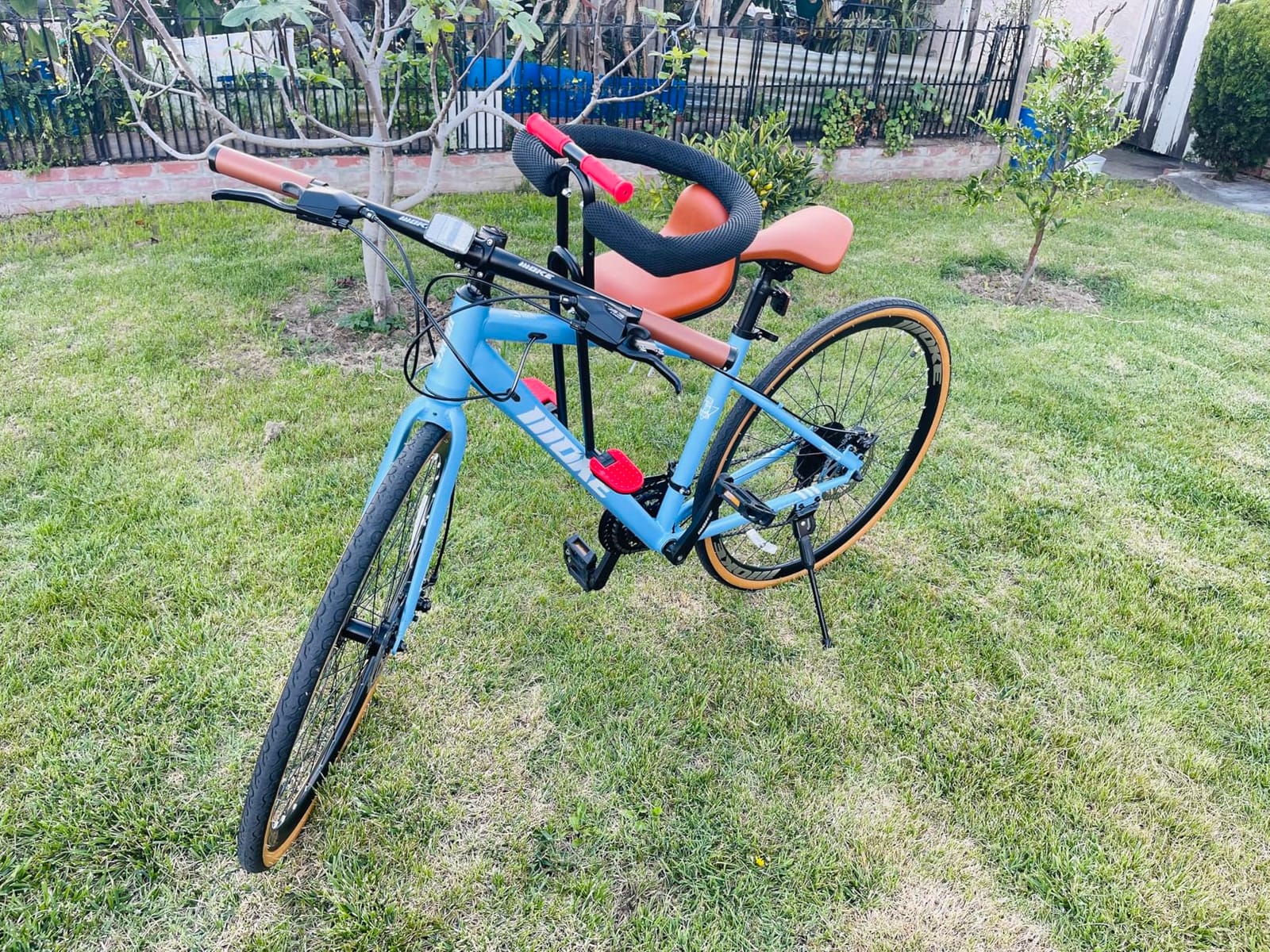 DEYGIA Hybrid Bike, 24-Speed 700C Wheel Hybrid Bicycle with Dual Disc Brakes, Trigger Shifting, Internal Wiring Frame, Lightweight City Commuter Bicycle for Men Women Adult, Multiple Colors customer photo 2