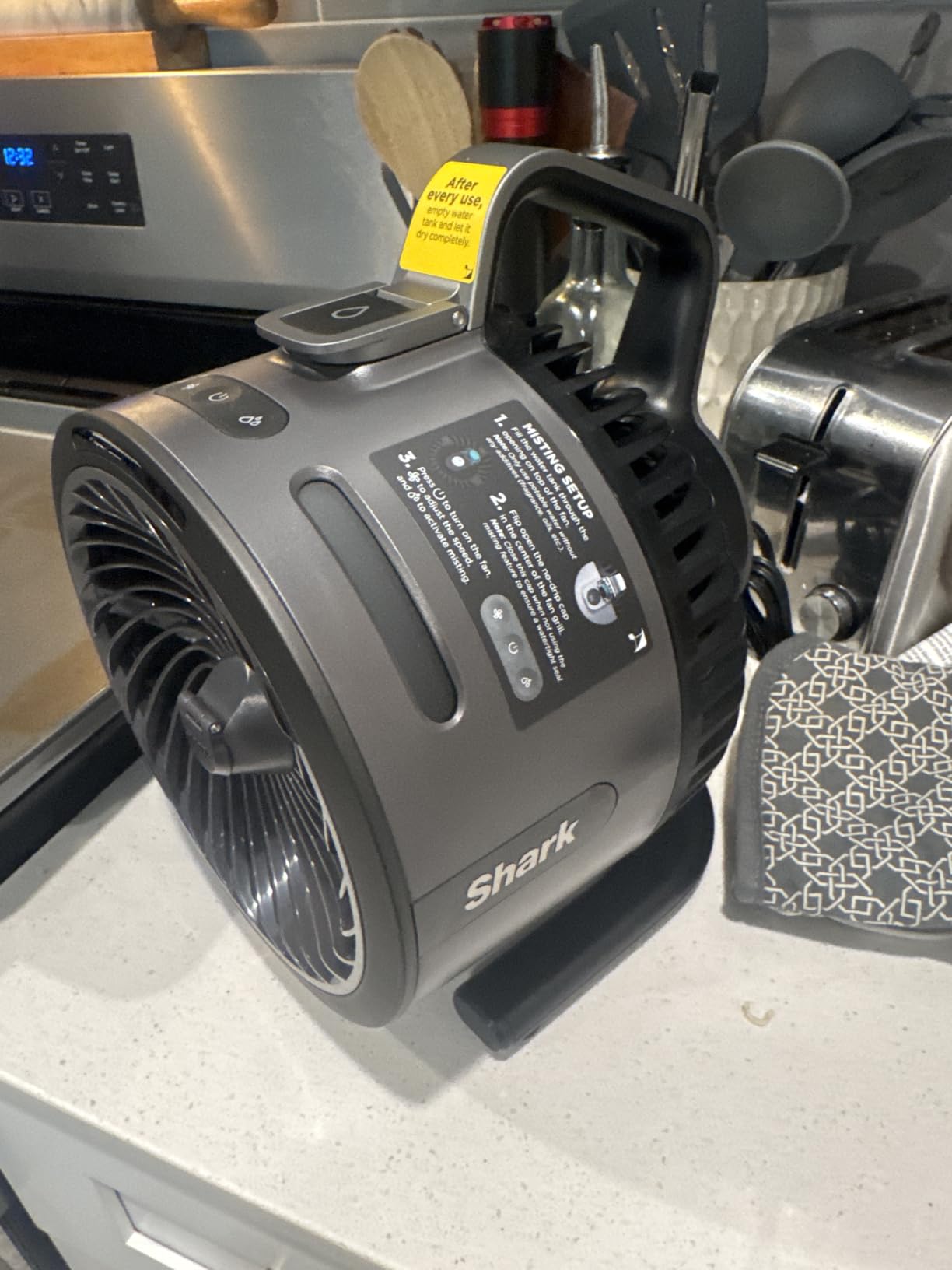 Shark FlexBreeze HydroGo Pro Portable Misting Fan, Graphite, FA056 customer photo 1
