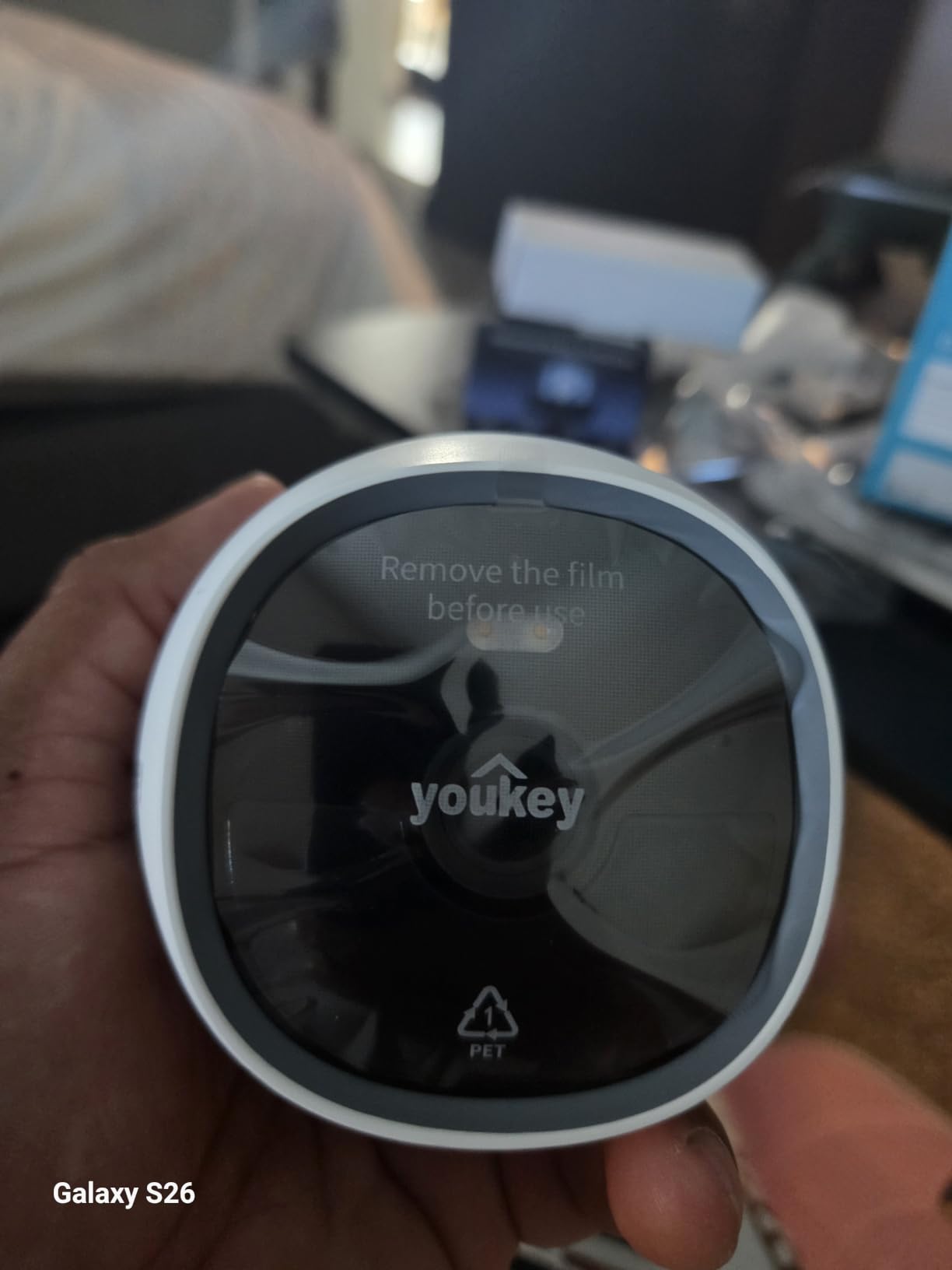 youkey Magnetic Indoor Security Camera Wireless, 2K Battery Powered Camera, No Subscription, Built-in 8GB Storage, Wire-Free for Renters, Compatible with Alexa & Google, Pet/Baby Monitor(S320) customer photo 1