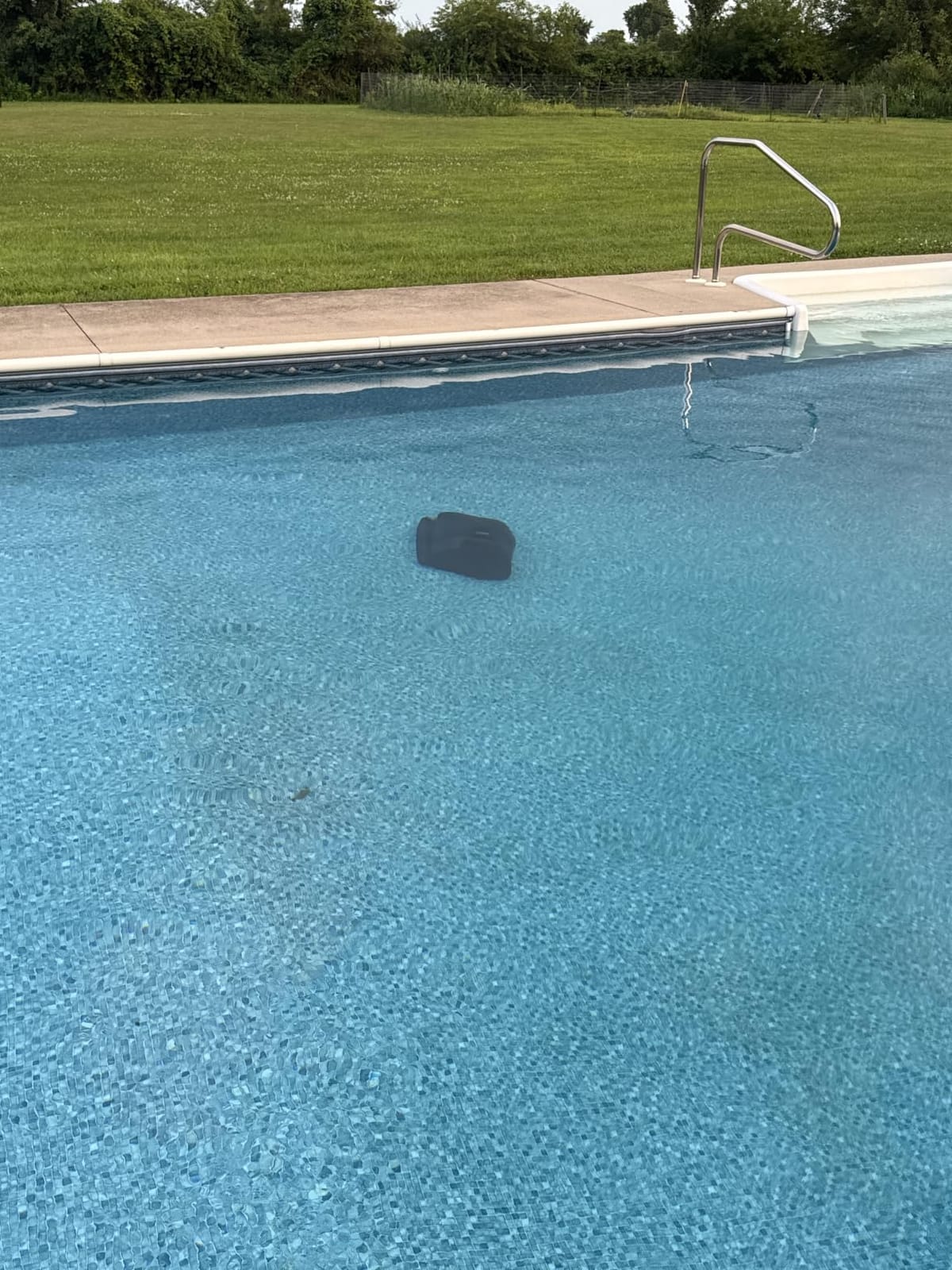 Beatbot Sora 30 Pool Vacuum, Floor & Wall & Waterline & Platform Cleaning, 6800GPH Power, Smart Parking, 300Min Runtime, 5L Capacity, for Above & In-Ground Pools 3229 sq.ft, Deep Blue customer photo 1
