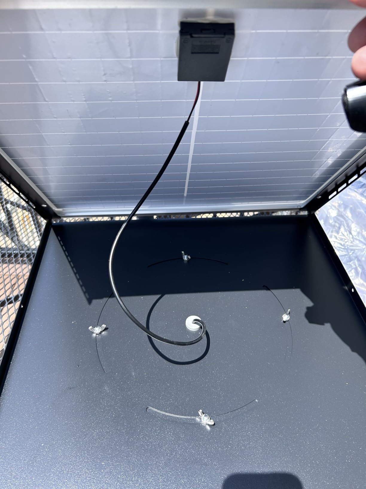 40W Solar Attic Fan, 12 Inch 2000 CFM Solar Powered Roof Exhaust Fan, Controller-Free Auto Ventilation, Heavy-Duty Copper Motor Weatherproof Vent for Home, Garage, Greenhouse, Shed customer photo 2