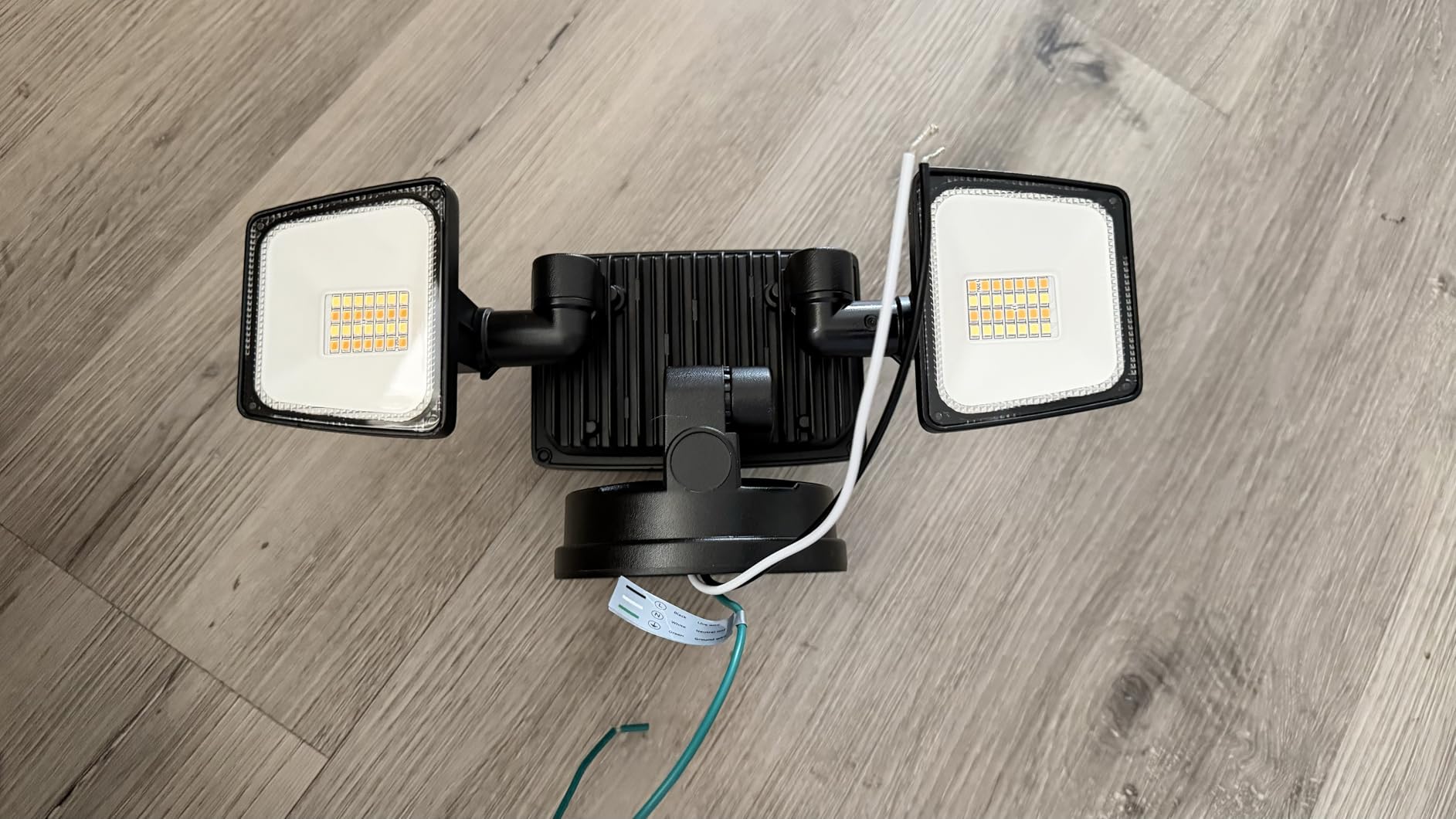Onforu 65W Smart Outdoor Security Lights with Motion Sensor, WiFi APP Control, Compatible with Alexa & Google Assistant, 6500LM Dimmable LED Flood Light, 2500K-6500K, 3 Adjustable Heads (Black) customer photo 2