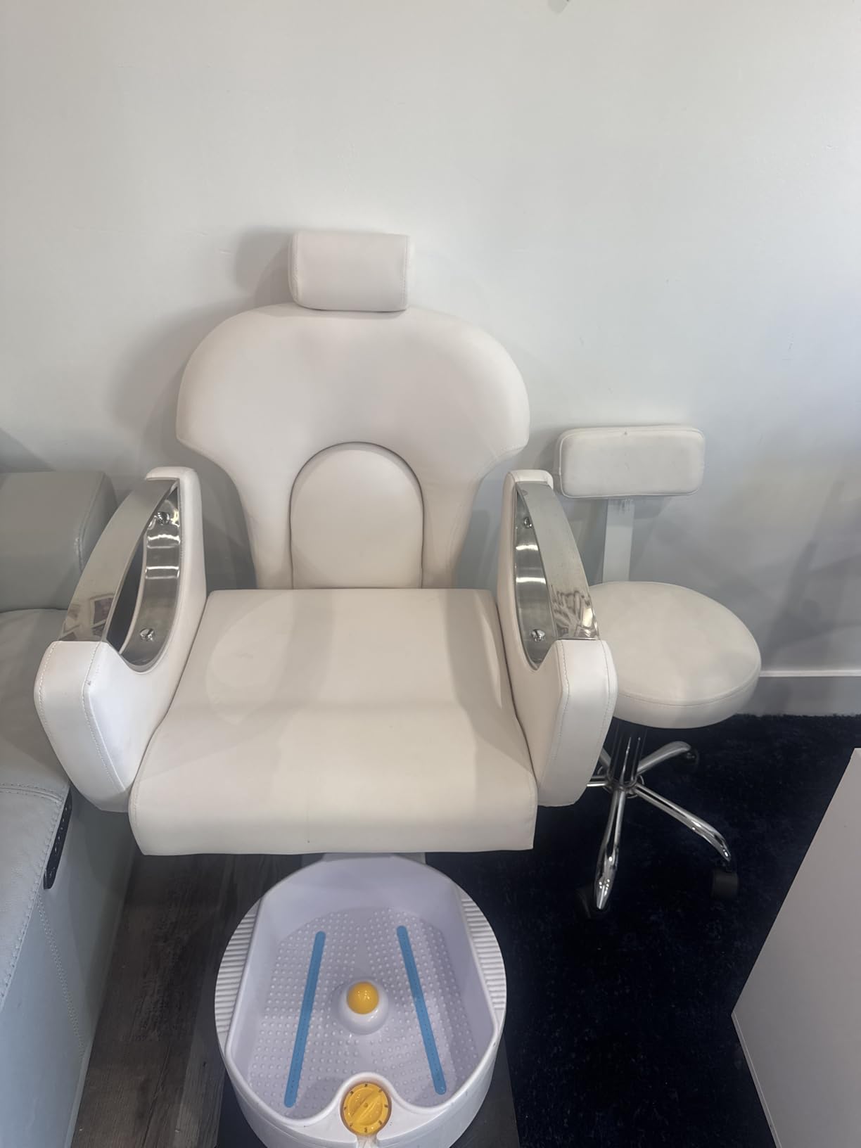 KIGOTY Pedicure Chair No Plumbing w/Massage Bath, Pillow, 360 Swivel, Beige-G | Reclining Pedicure Station Unit, Adjustable Height, Hydraulic Foot Spa Chair, Footrest, Headrest customer photo 1