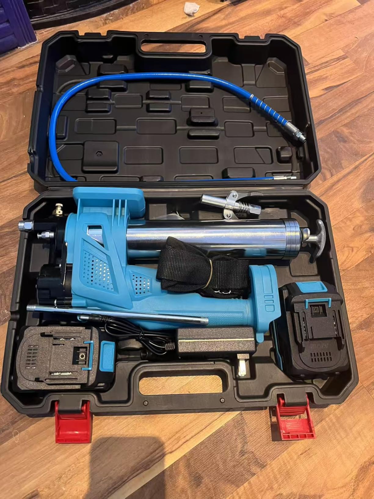 Bluebow Electric Grease Gun Kit, 12,000 PSI Pressure, 5.3 oz/min Flow Rate, 2X 4000 mAh Batteries, 39.4