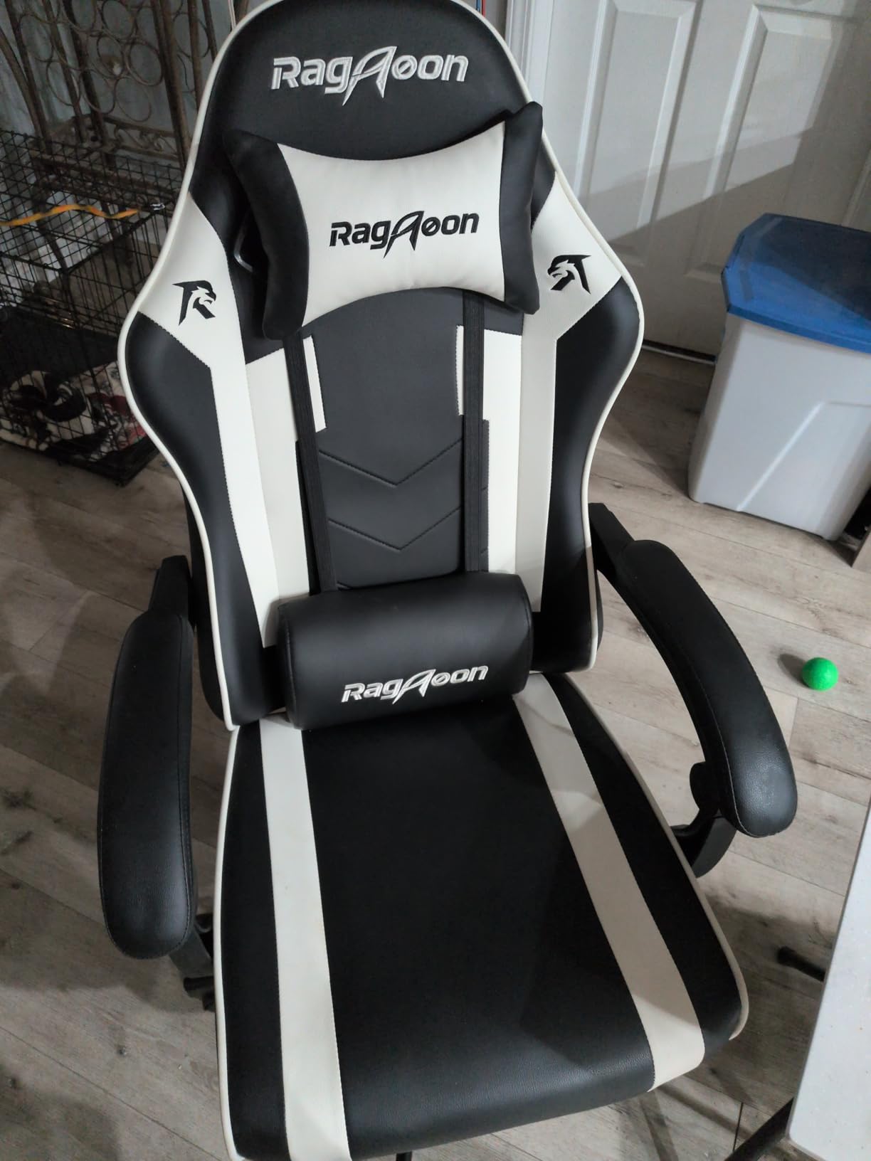 Gaming Chair for Adults Gamer Game Ergonomic PC Chair, 7-Point Support | Pocket Springs & Foam,51cm Wide Seat,Sync Armrests, 90°-135° Backrest, PU Leather, Black and White, 400lbs Load customer photo 2