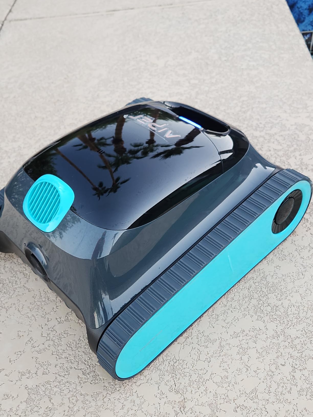 (2026 Upgrade) Aiper Scuba S1 Robotic Pool Cleaner, 270 Min Runtime, Floor/Wall/Waterline/Shallow Area Cleaning, Ultra-fine Filter, Smarter Navigation, High-Precision Sensors, App Support-Black customer photo 2
