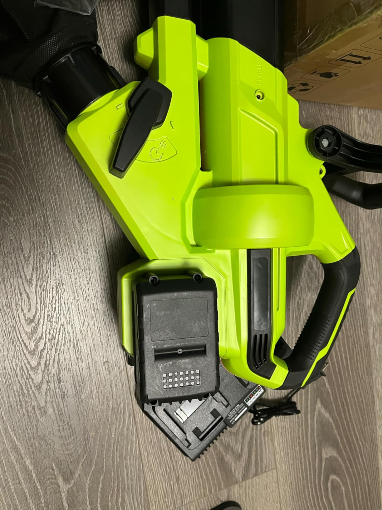 MZK 40V Leaf Vacuum Mulcher, 600 CFM Cordless Blower | High-airflow 3-in-1 tool with 40L bag and dual batteries for leaf collection around lawns and driveways. customer photo 2