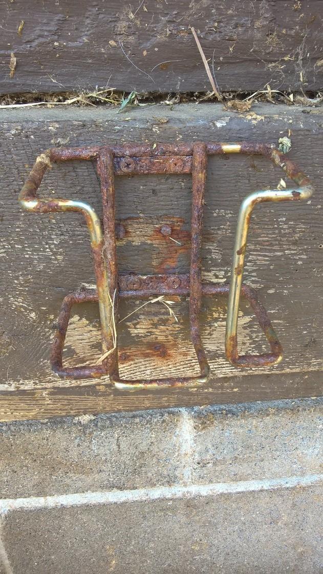 Intrepid International Stainless Steel Salt Block Holder - For Horses or Deer, Feed Block Elevator, Durable Metal Barn and Livestock Accessory customer photo 1