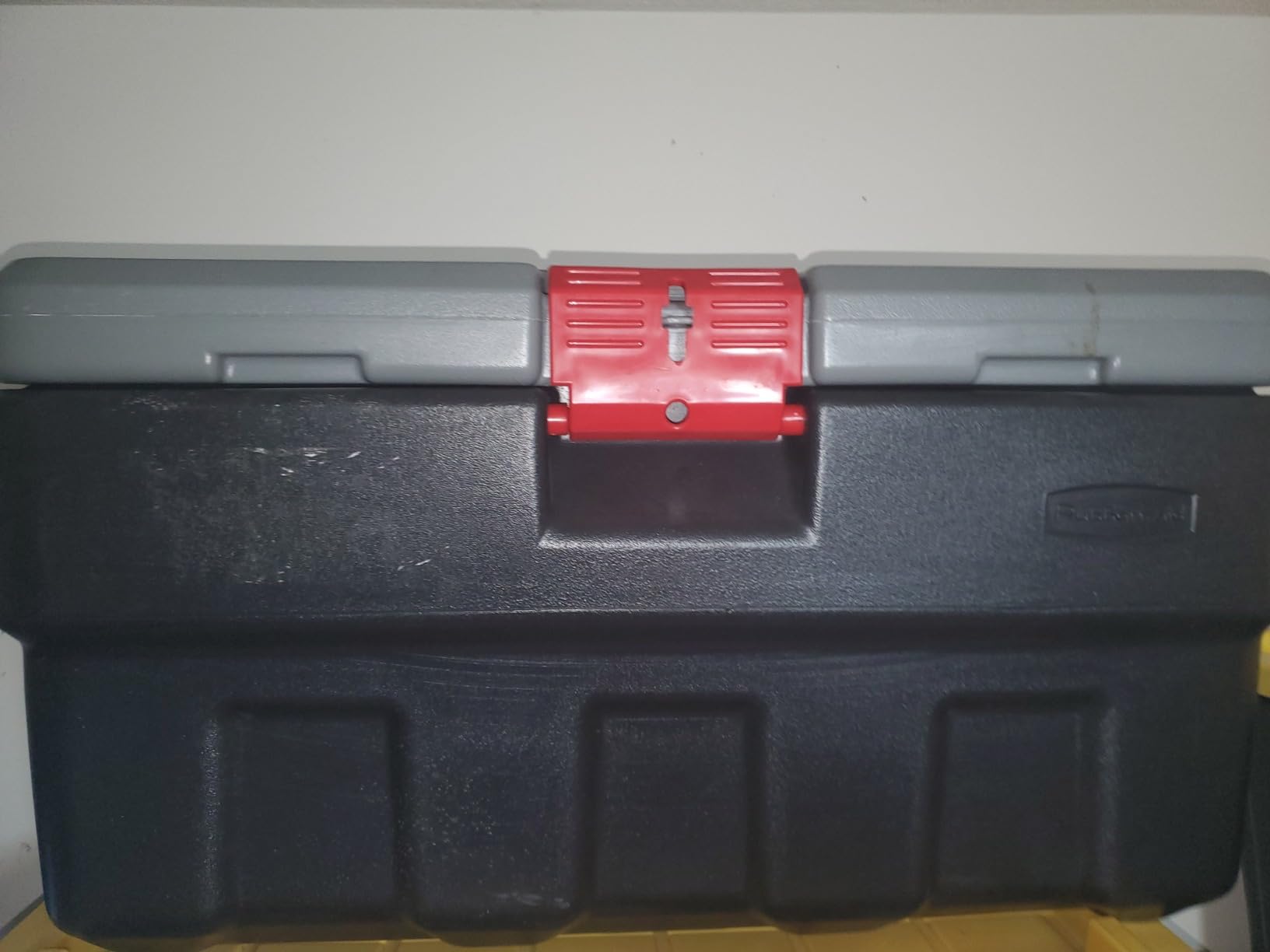 Rubbermaid ActionPacker Lockable Storage Box, 35 Gal, Grey and Black, Outdoor, Industrial, Rugged customer photo 2