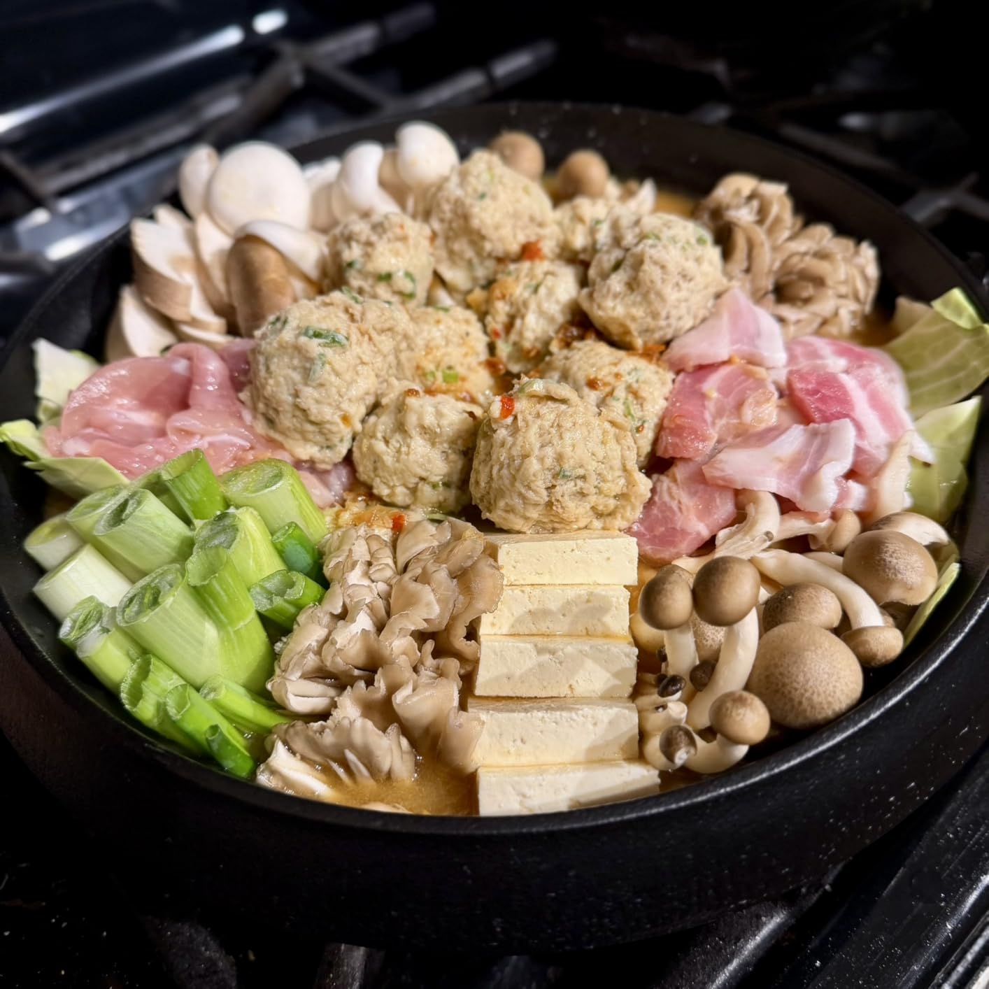 Iwachu 20015 Iwachu Sukiyaki Pot, Beautiful Skin, Large, Black Baking, Induction Compatible, Nambu Ironware customer photo 1